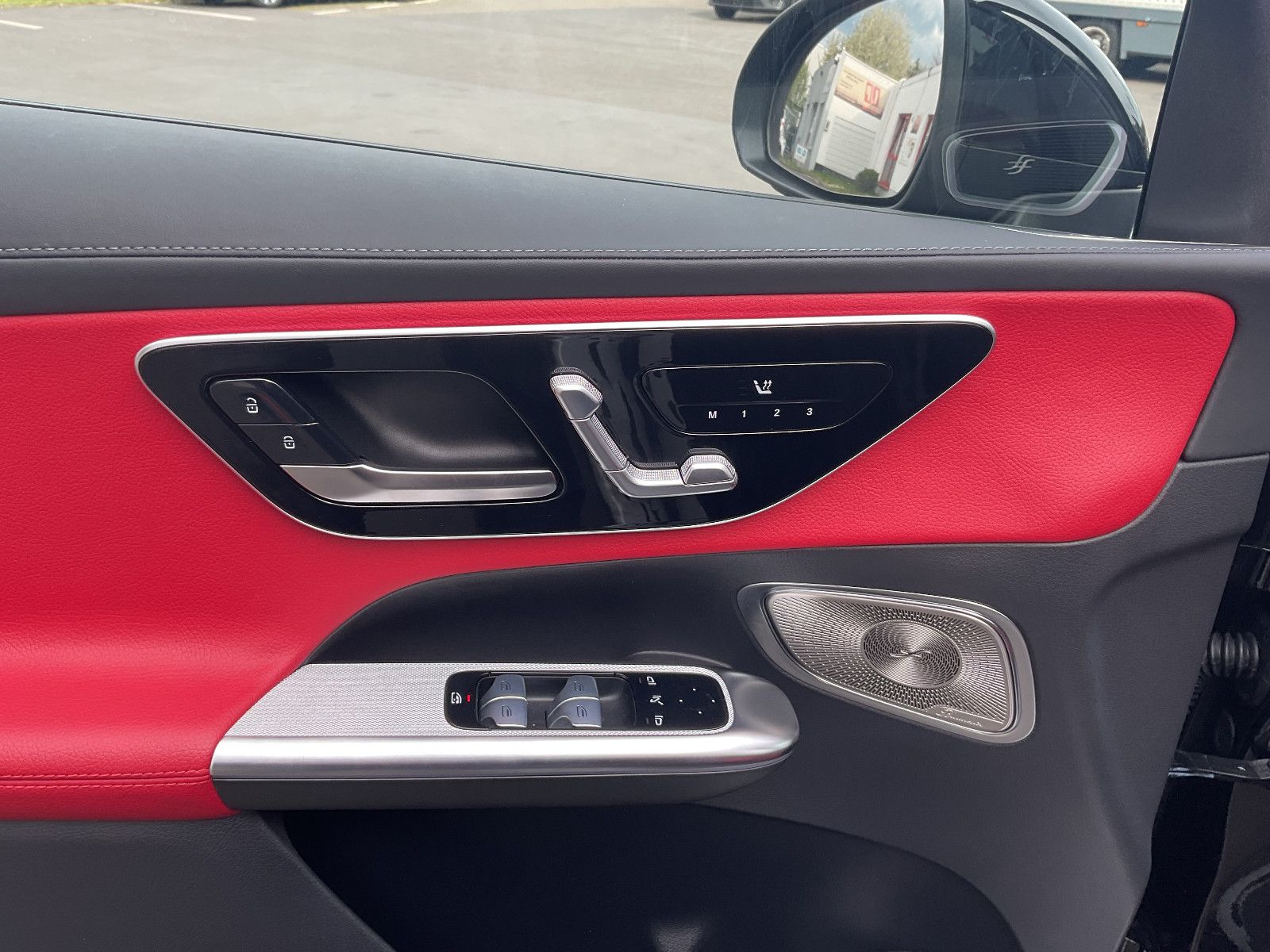 MERCEDES-BENZ e 4Matic AMG Hybrid-image-11