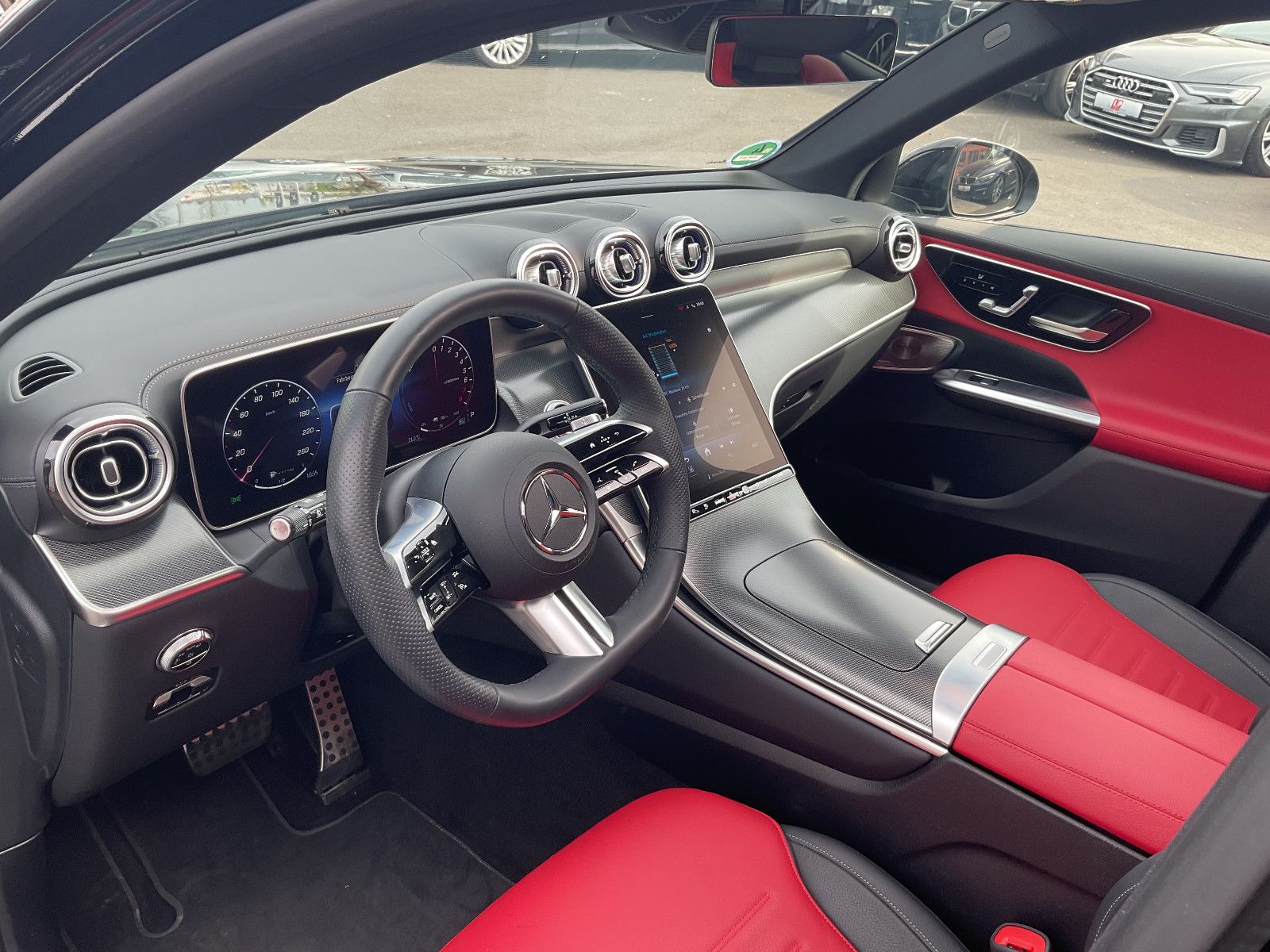 MERCEDES-BENZ e 4Matic AMG Hybrid-image-6