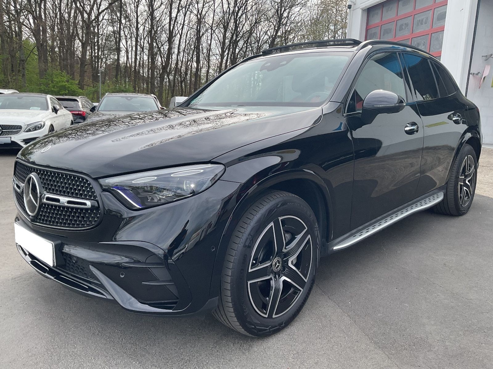 MERCEDES-BENZ e 4Matic AMG Hybrid-showroom-element-1