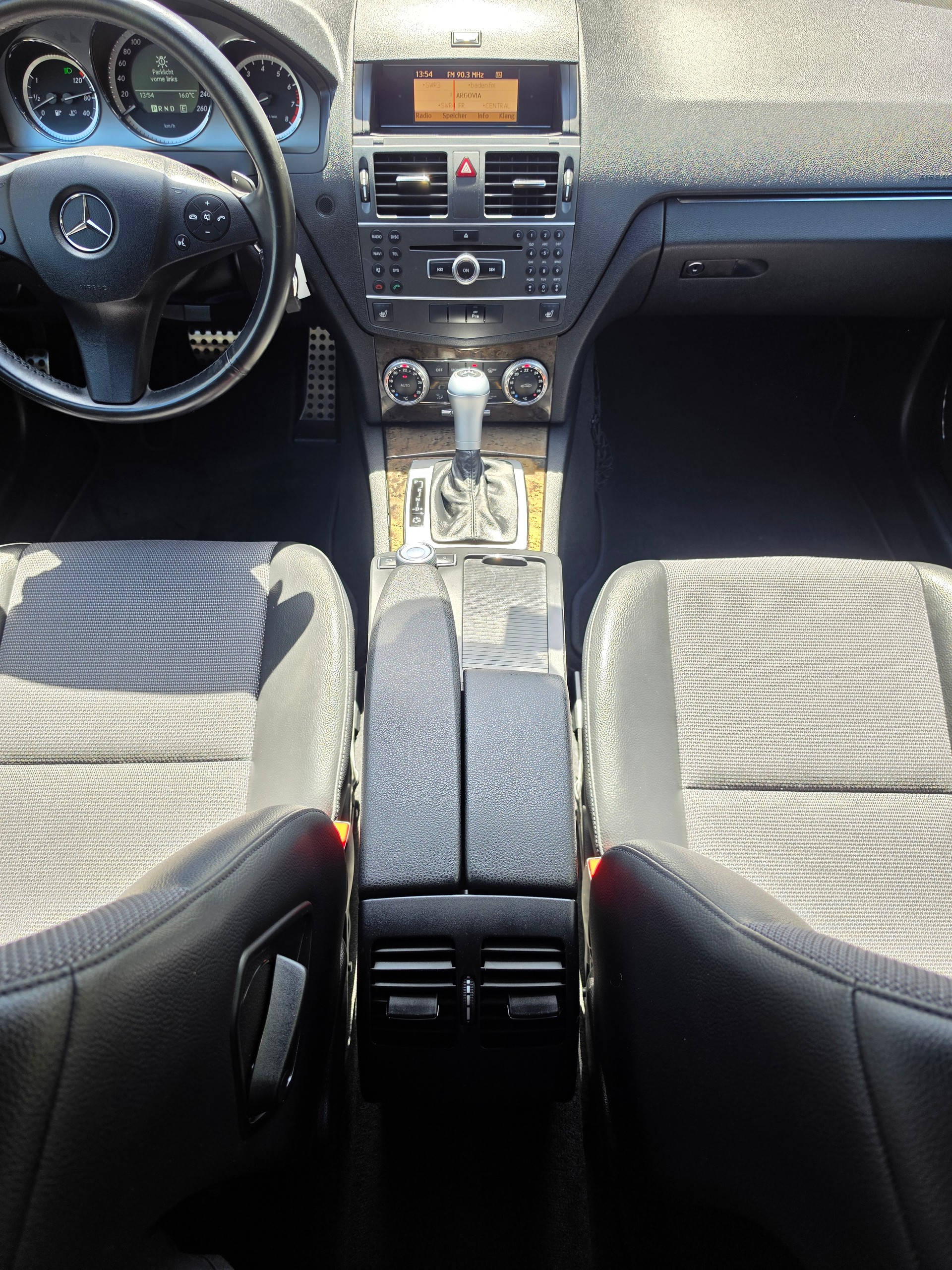 MERCEDES-BENZ C 180CGI BlueEfficiency-image-29