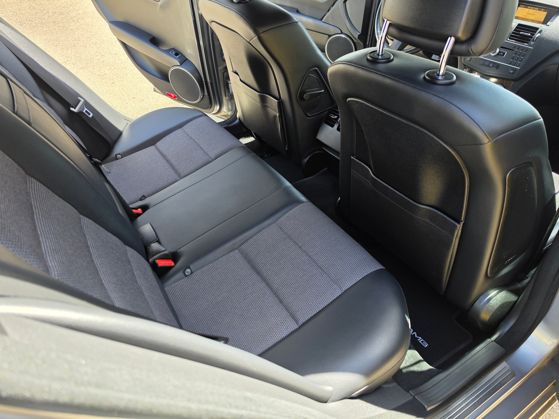 MERCEDES-BENZ C 180CGI BlueEfficiency-image-16