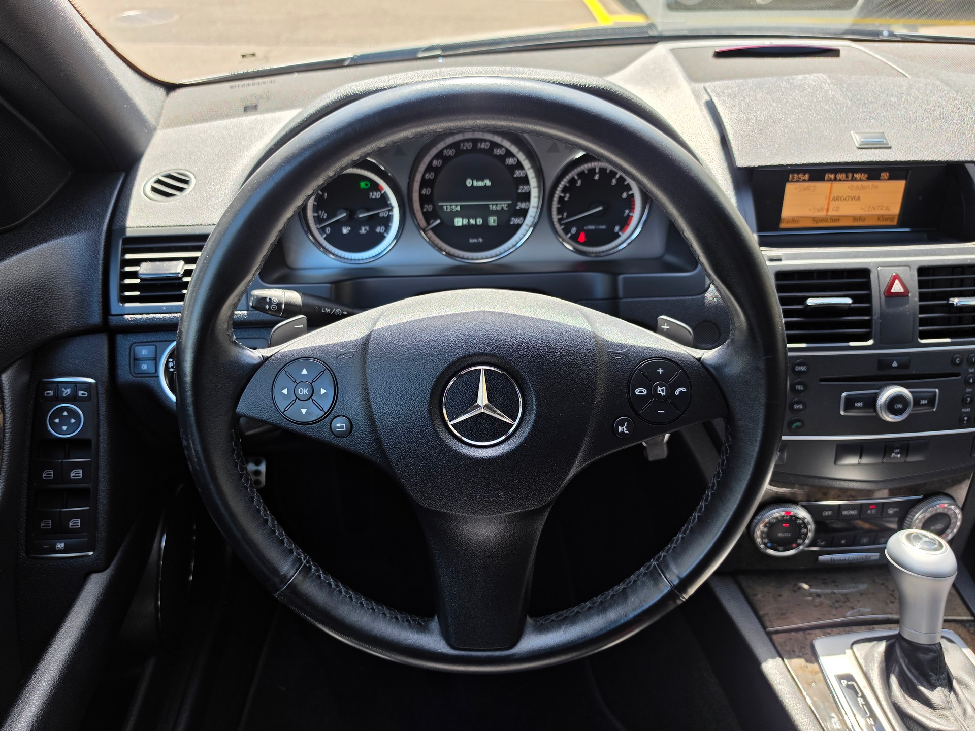 MERCEDES-BENZ C 180CGI BlueEfficiency-image-24