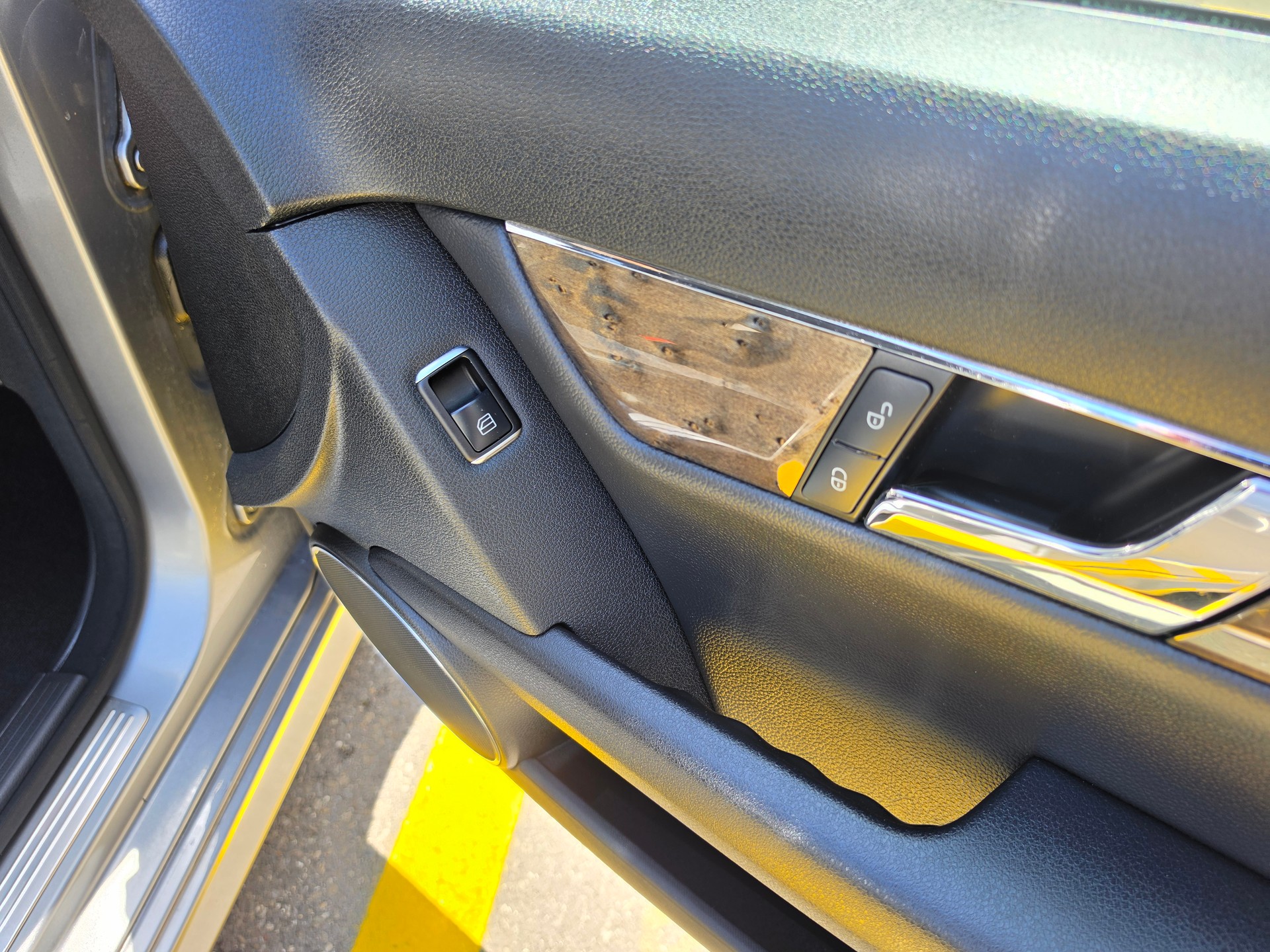 MERCEDES-BENZ C 180CGI BlueEfficiency-image-21