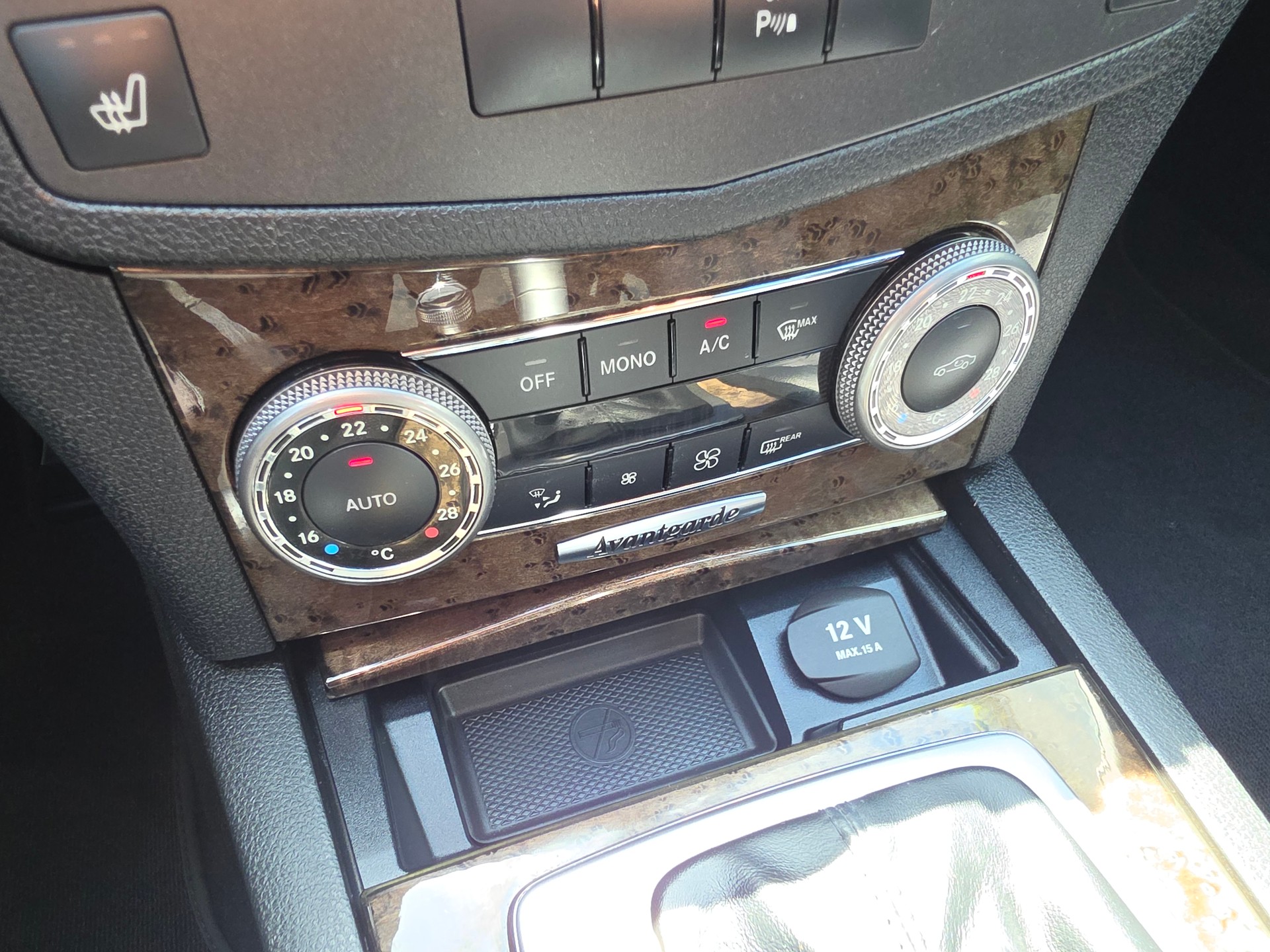 MERCEDES-BENZ C 180CGI BlueEfficiency-image-35