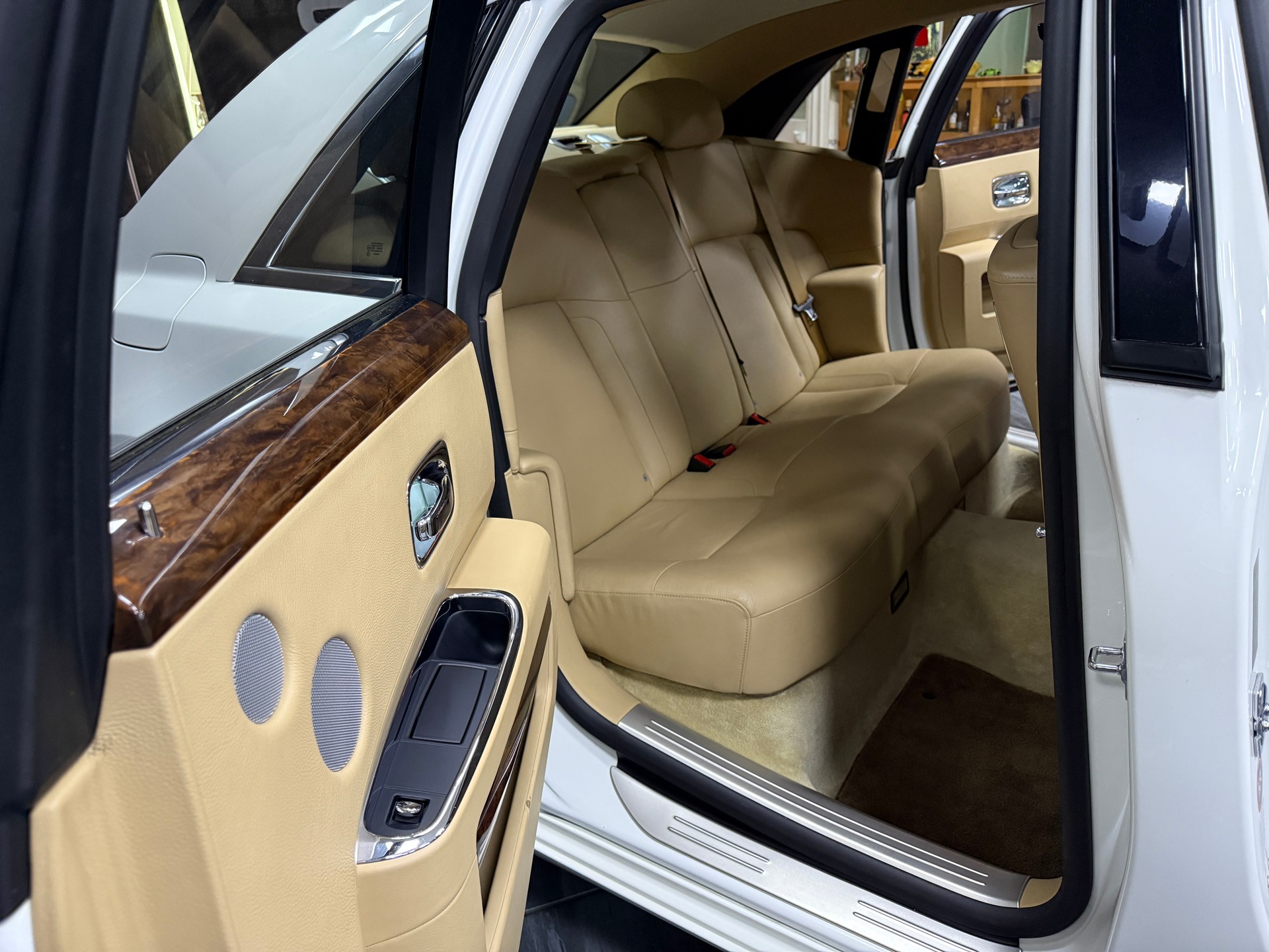 ROLLS-ROYCE Ghost 6.6 V12-image-11