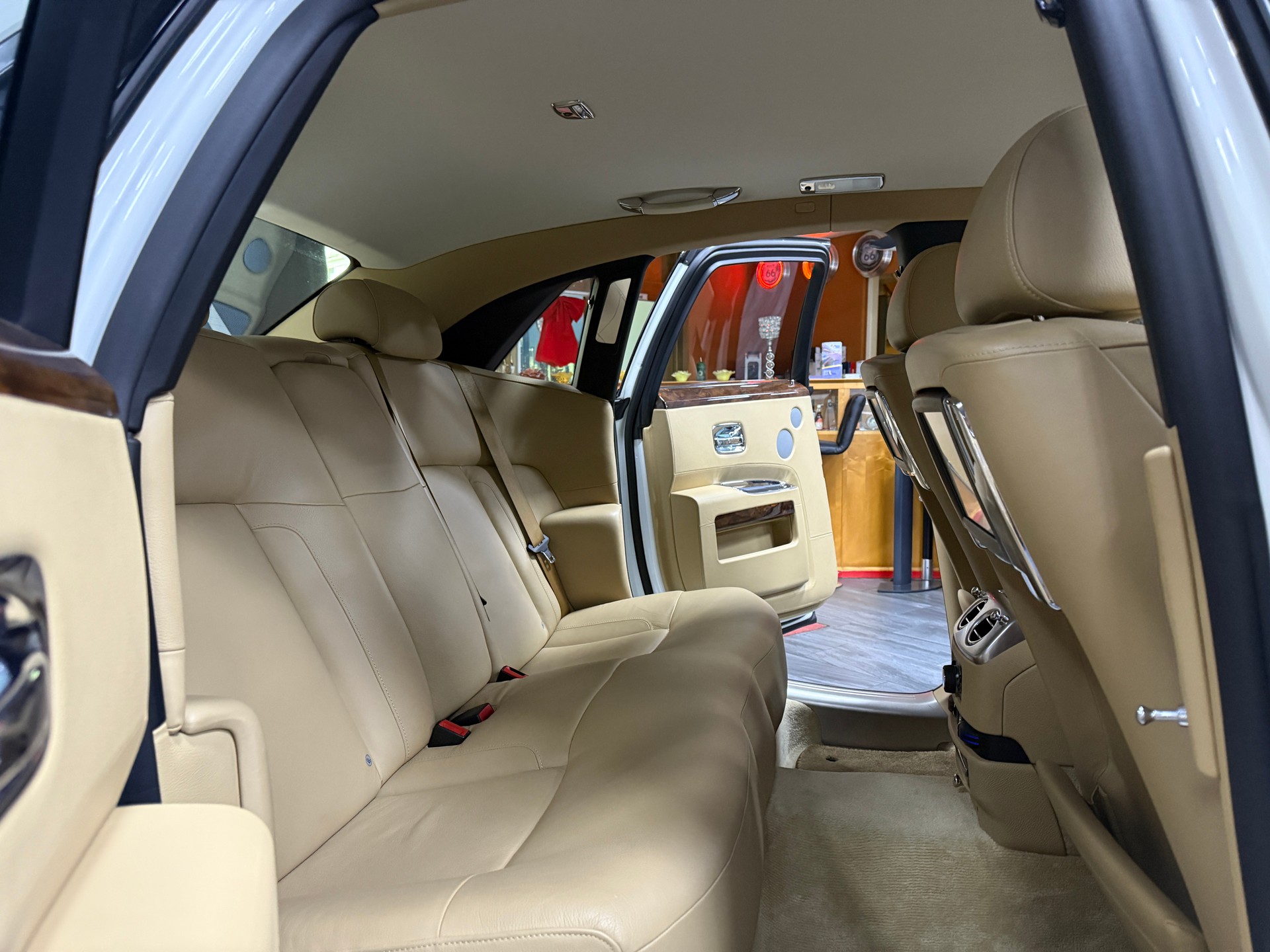 ROLLS-ROYCE Ghost 6.6 V12-image-12