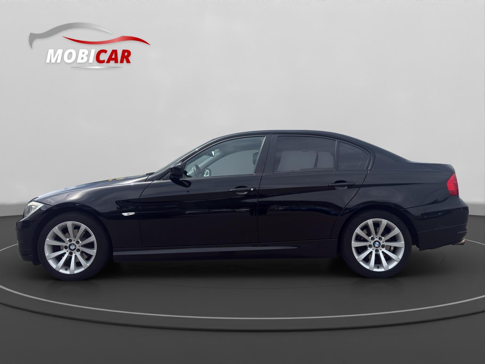 BMW 318i Access-image-1