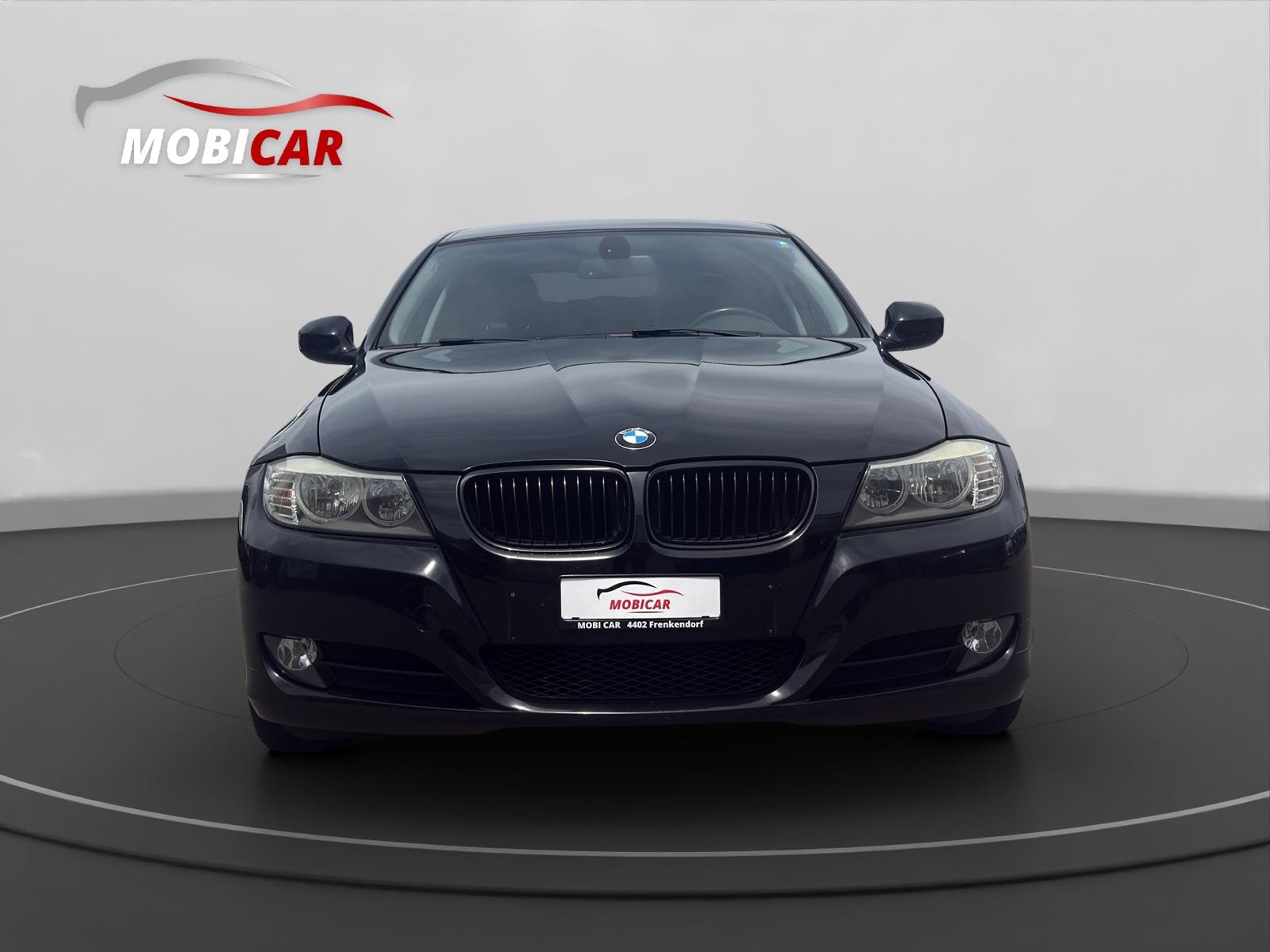 BMW 318i Access-image-7