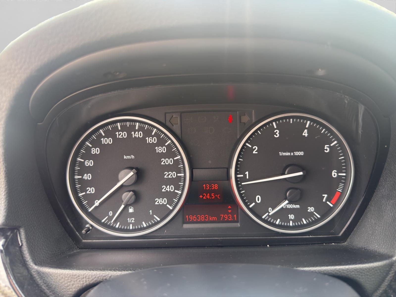 BMW 318i Access-image-10