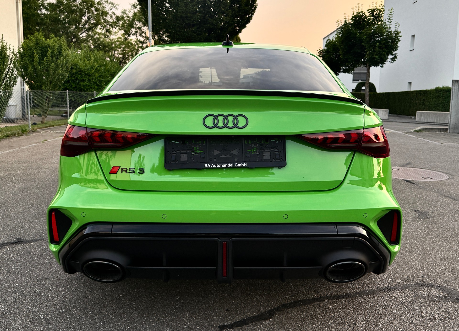 AUDI RS3 LIMOUSINE 2.5 TSI QUATTRO S-TRONIC*8FACH BEREIFT*EL. PANORAMA-GLASSCHIEBEDACH*-image-4