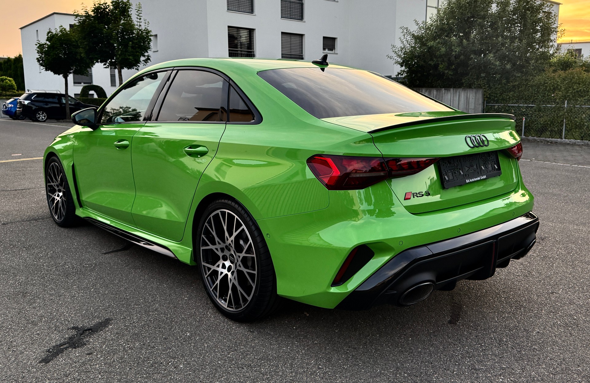 AUDI RS3 LIMOUSINE 2.5 TSI QUATTRO S-TRONIC*8FACH BEREIFT*EL. PANORAMA-GLASSCHIEBEDACH*-image-3