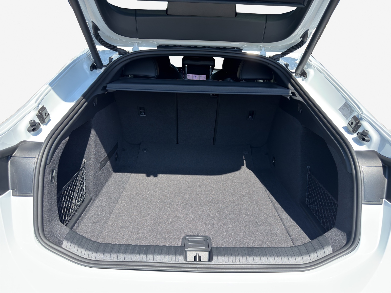 AUDI A6 Sportback e-tron quattro-image-12