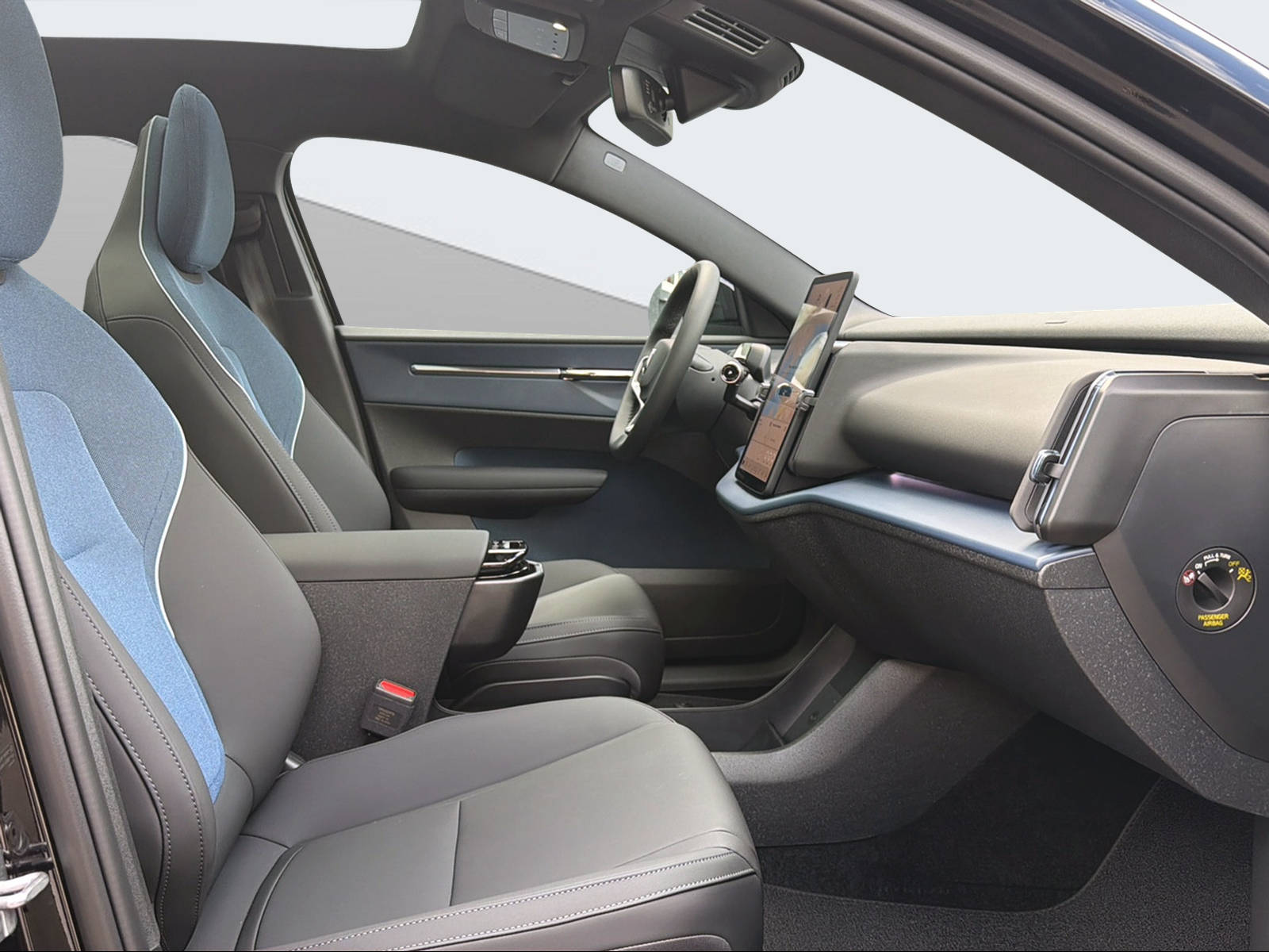 VOLVO EX 30 CC E60 Twin Performance AWD-image-13