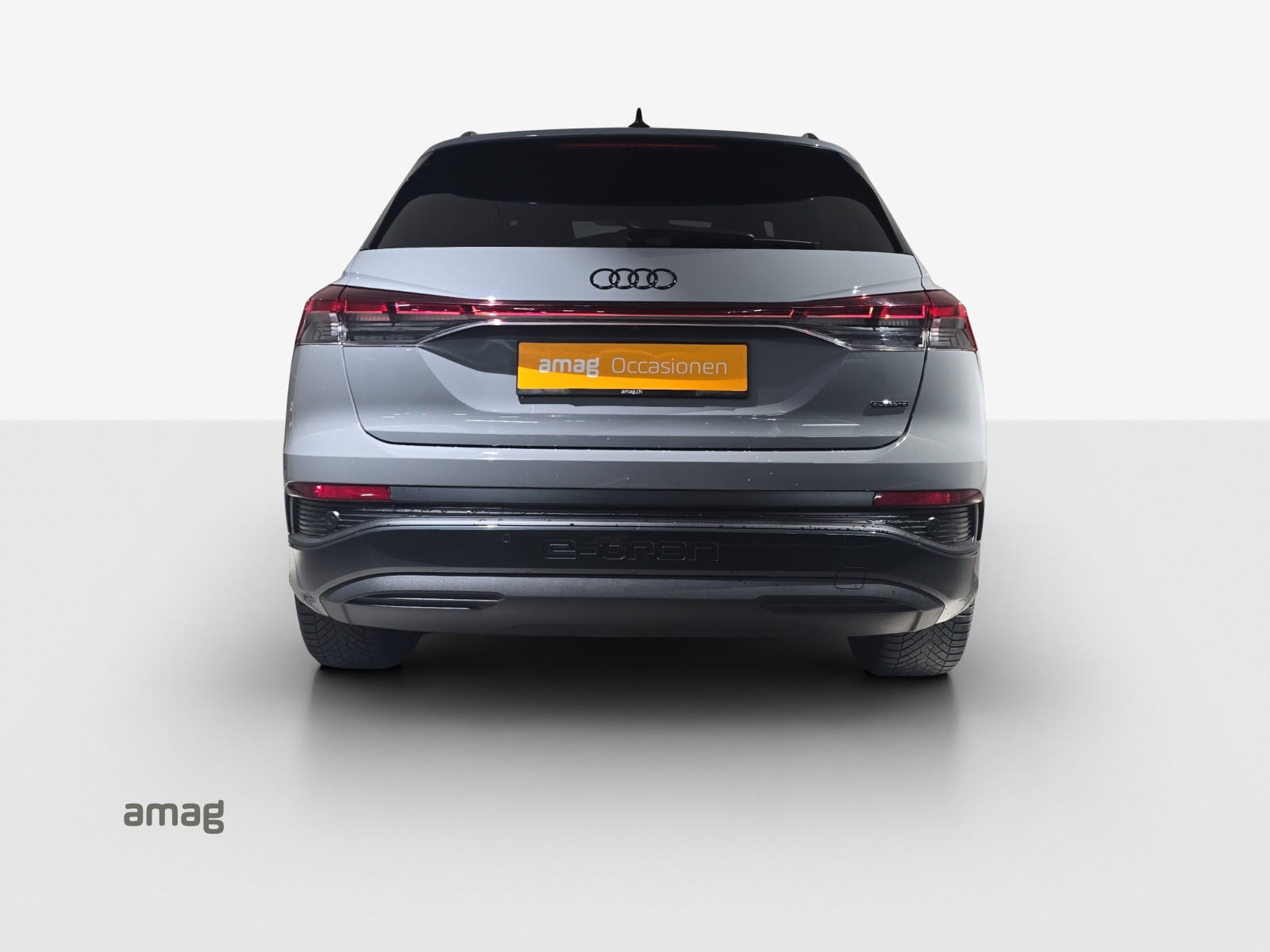 AUDI Q4 e-tron 45 Attraction quattro-image-3