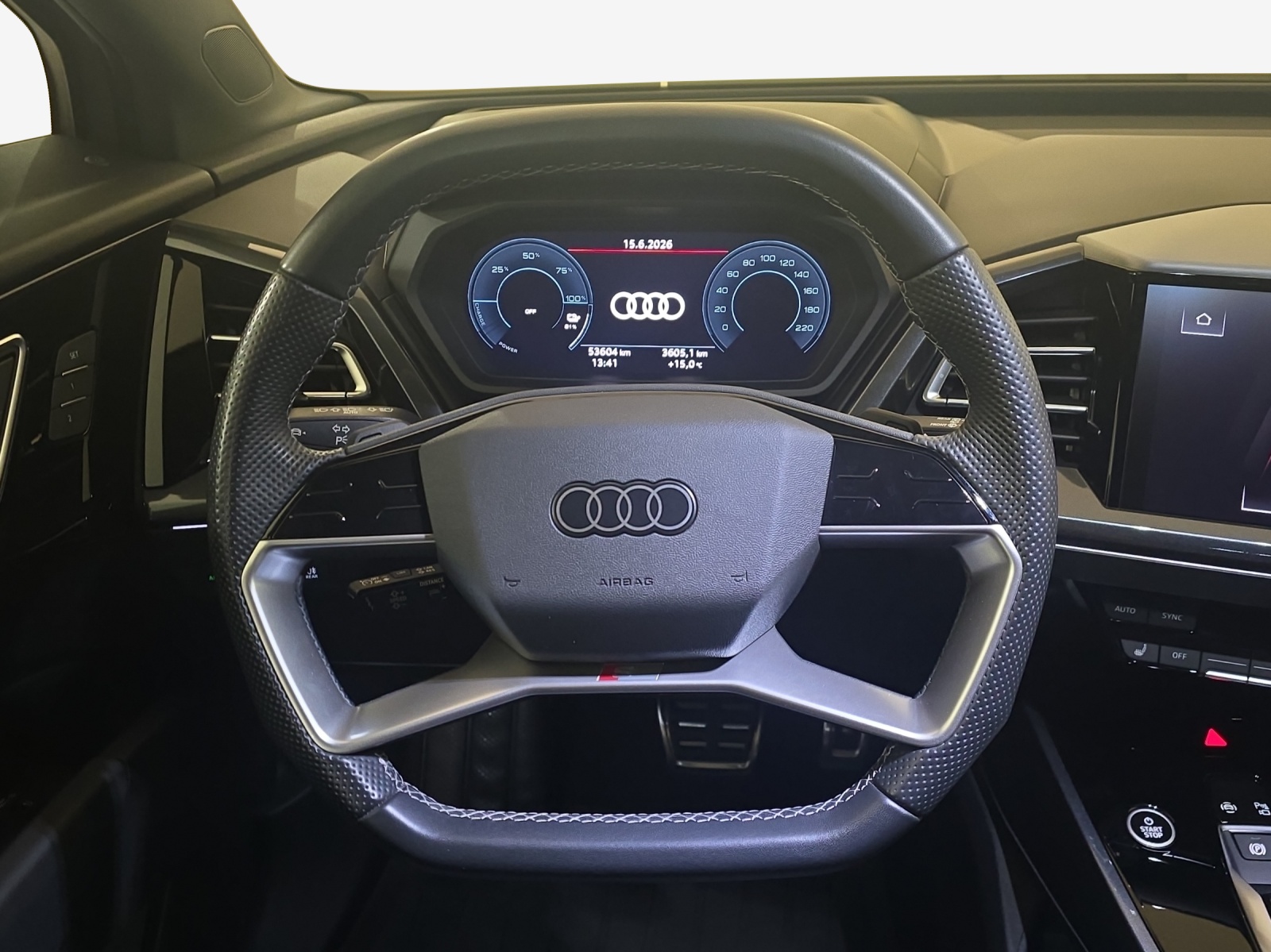 AUDI Q4 e-tron 45 Attraction quattro-image-9