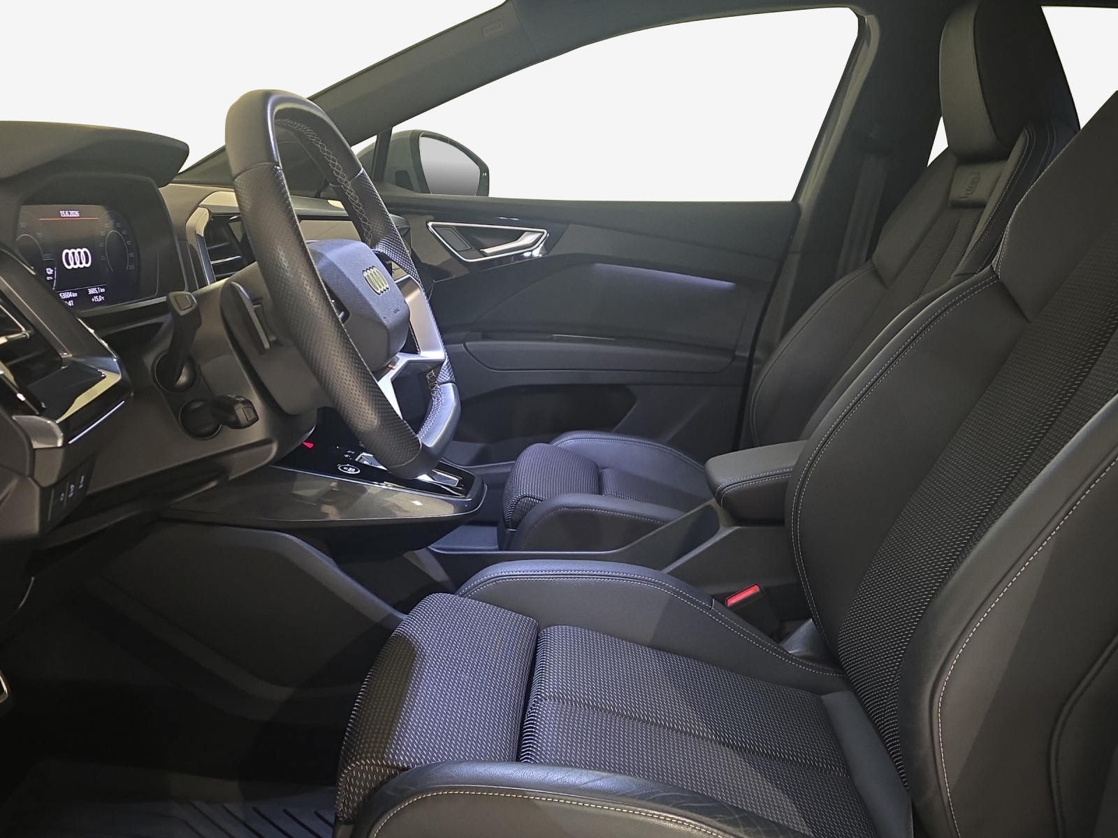 AUDI Q4 e-tron 45 Attraction quattro-image-7