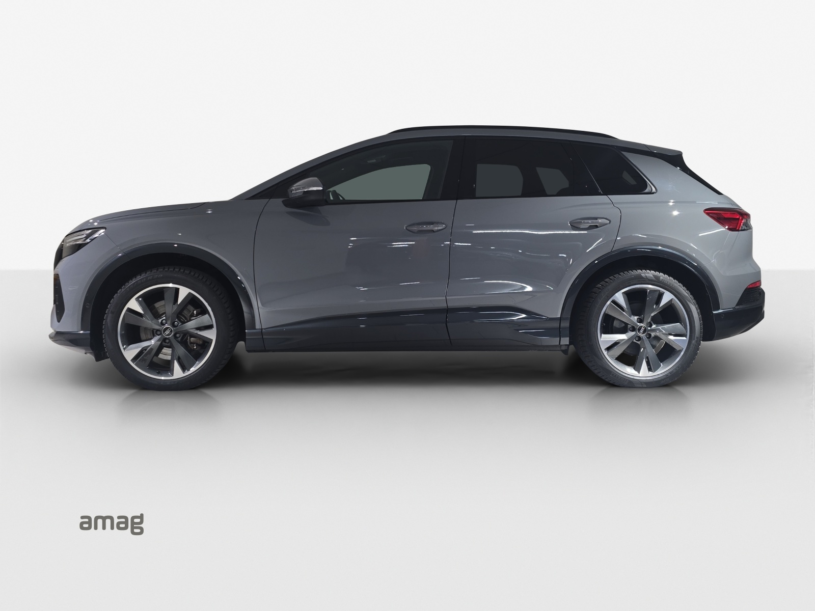 AUDI Q4 e-tron 45 Attraction quattro-image-1