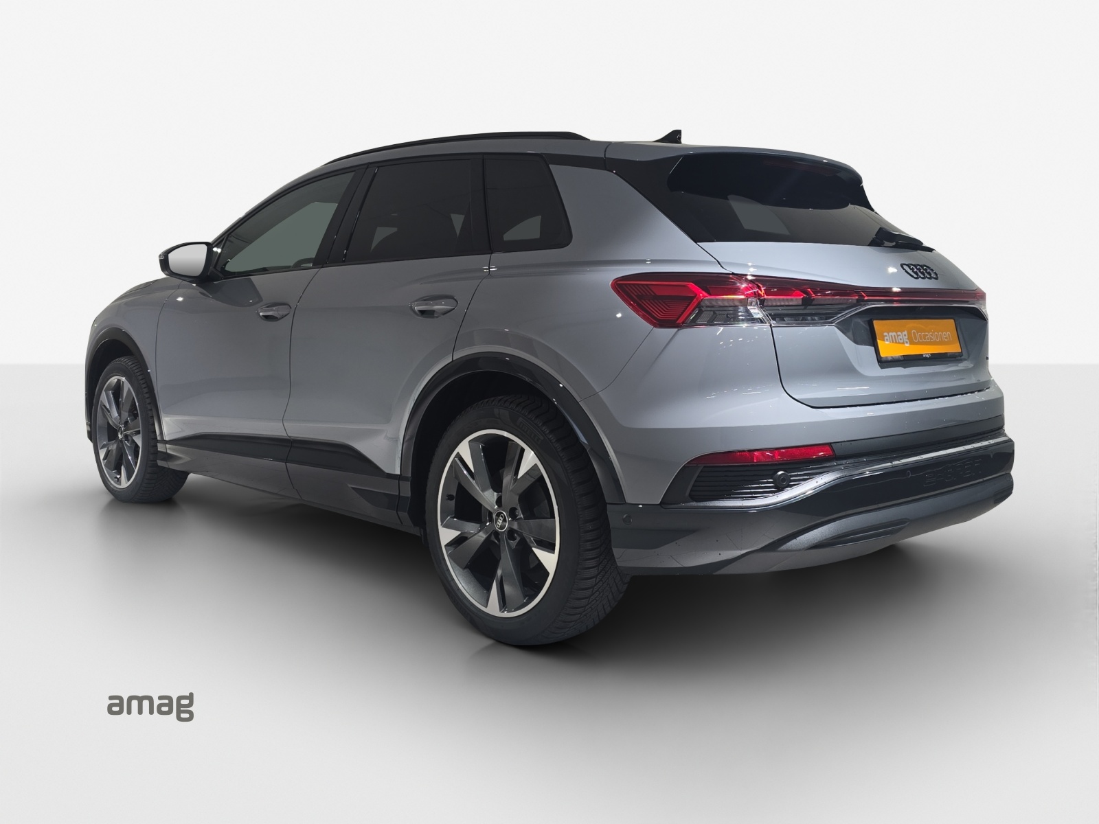 AUDI Q4 e-tron 45 Attraction quattro-image-2