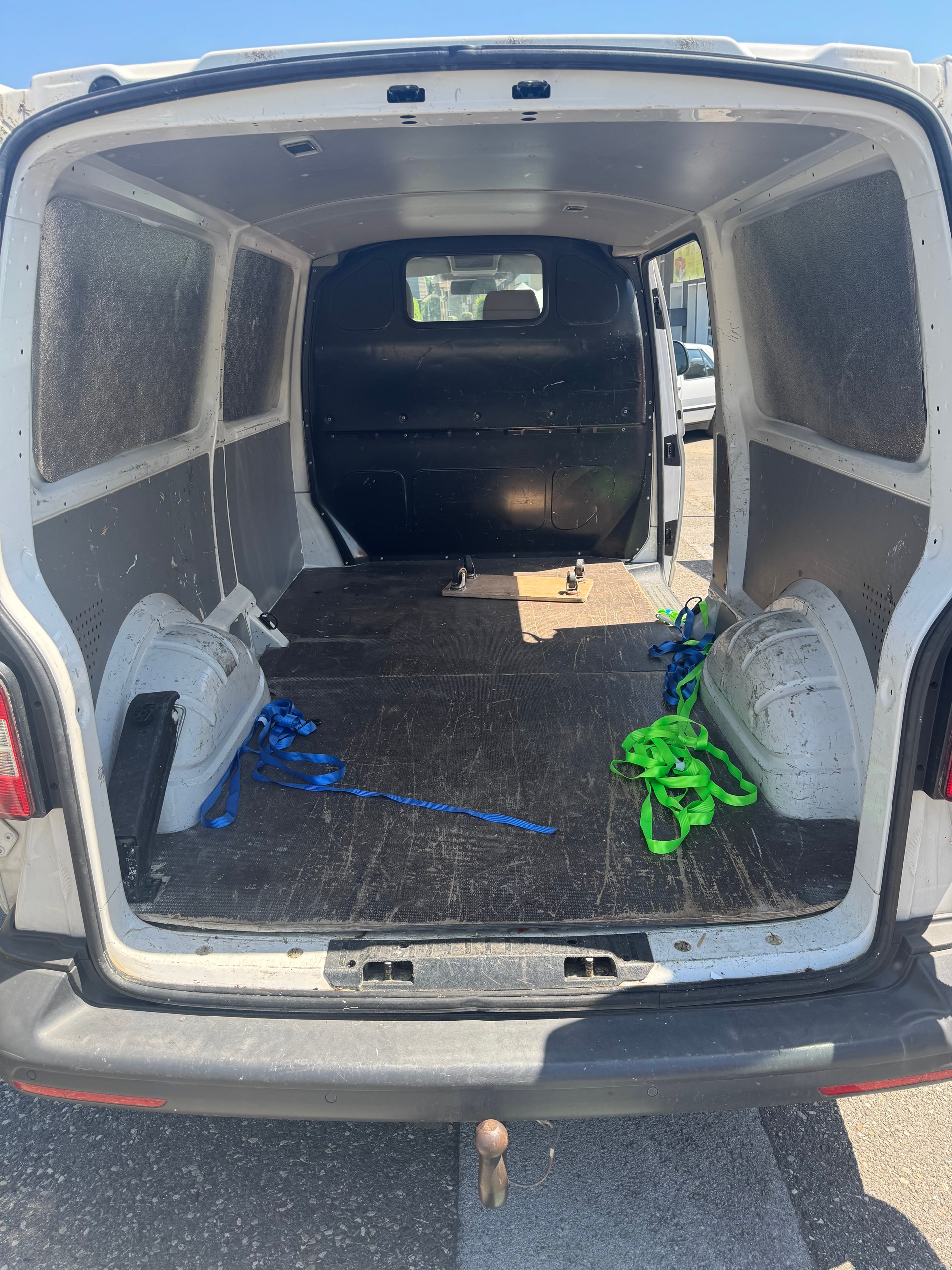 VW T5 2.0 TDI-image-6