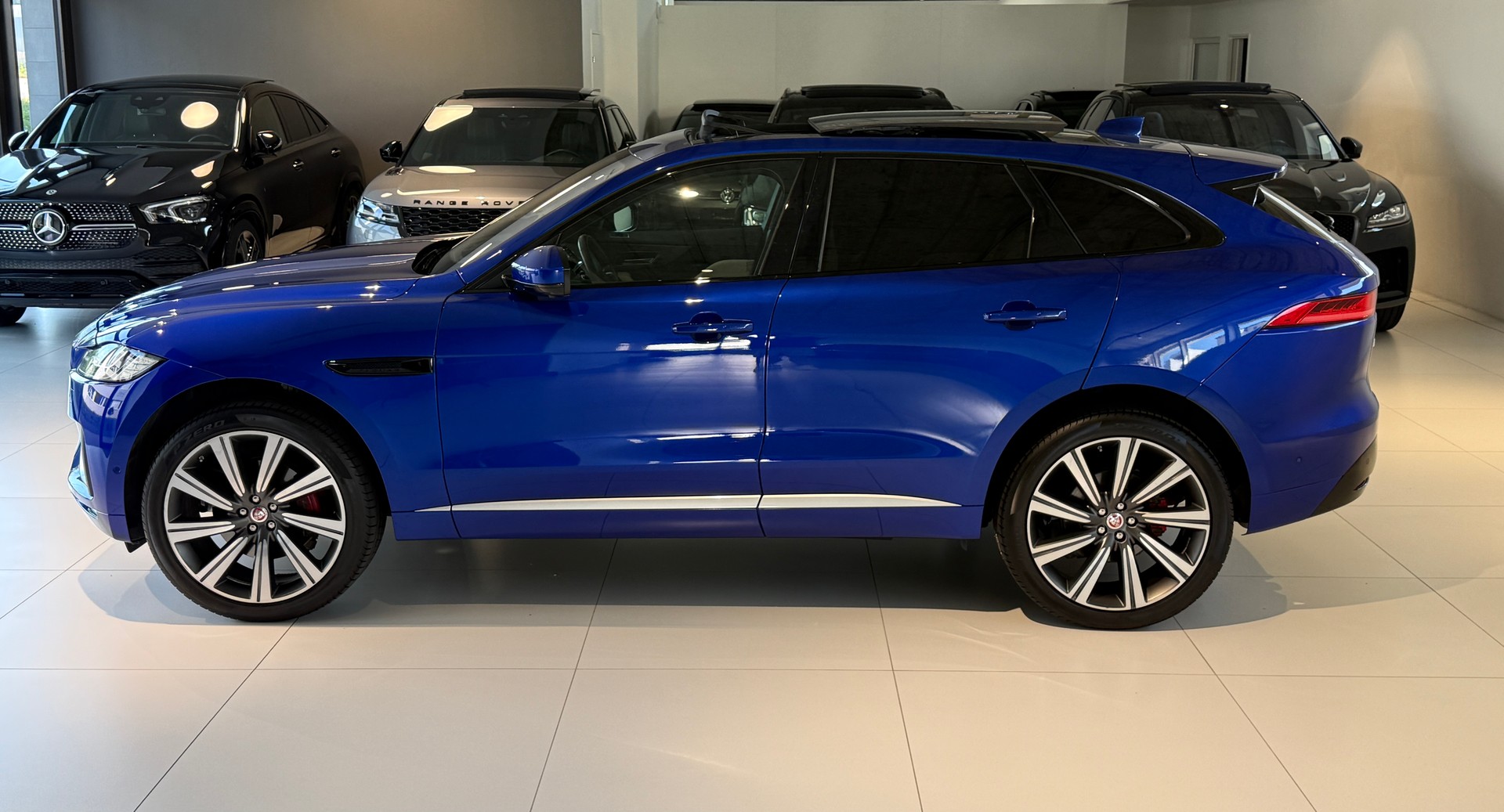 JAGUAR F-Pace 3.0 V6 S AWD Automatik ***1. Hand CH-Fz.***Panoramadach***Sonderlackierung***NP. Fr. 109'900.-***-image-5