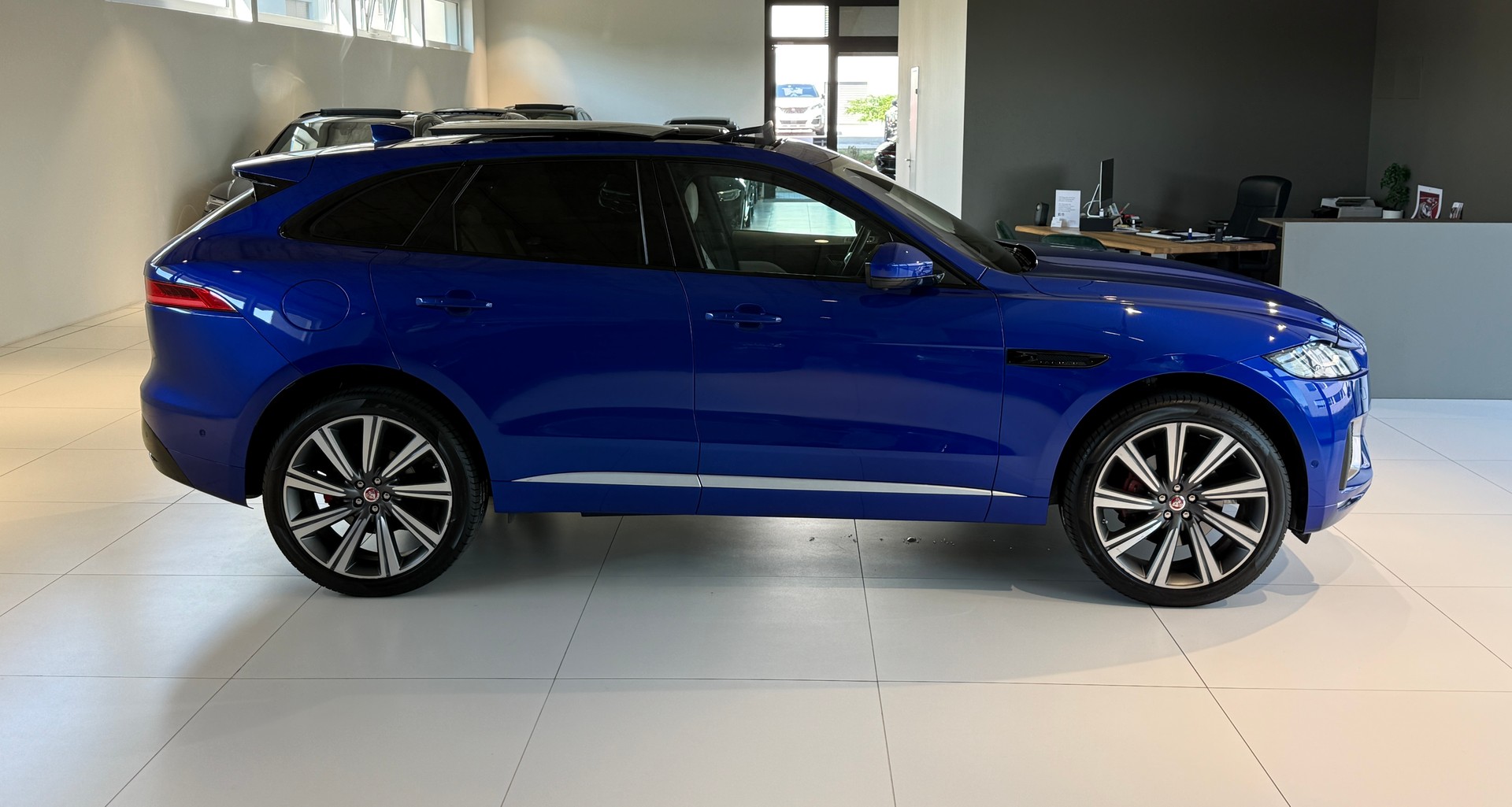 JAGUAR F-Pace 3.0 V6 S AWD Automatik ***1. Hand CH-Fz.***Panoramadach***Sonderlackierung***NP. Fr. 109'900.-***-image-44