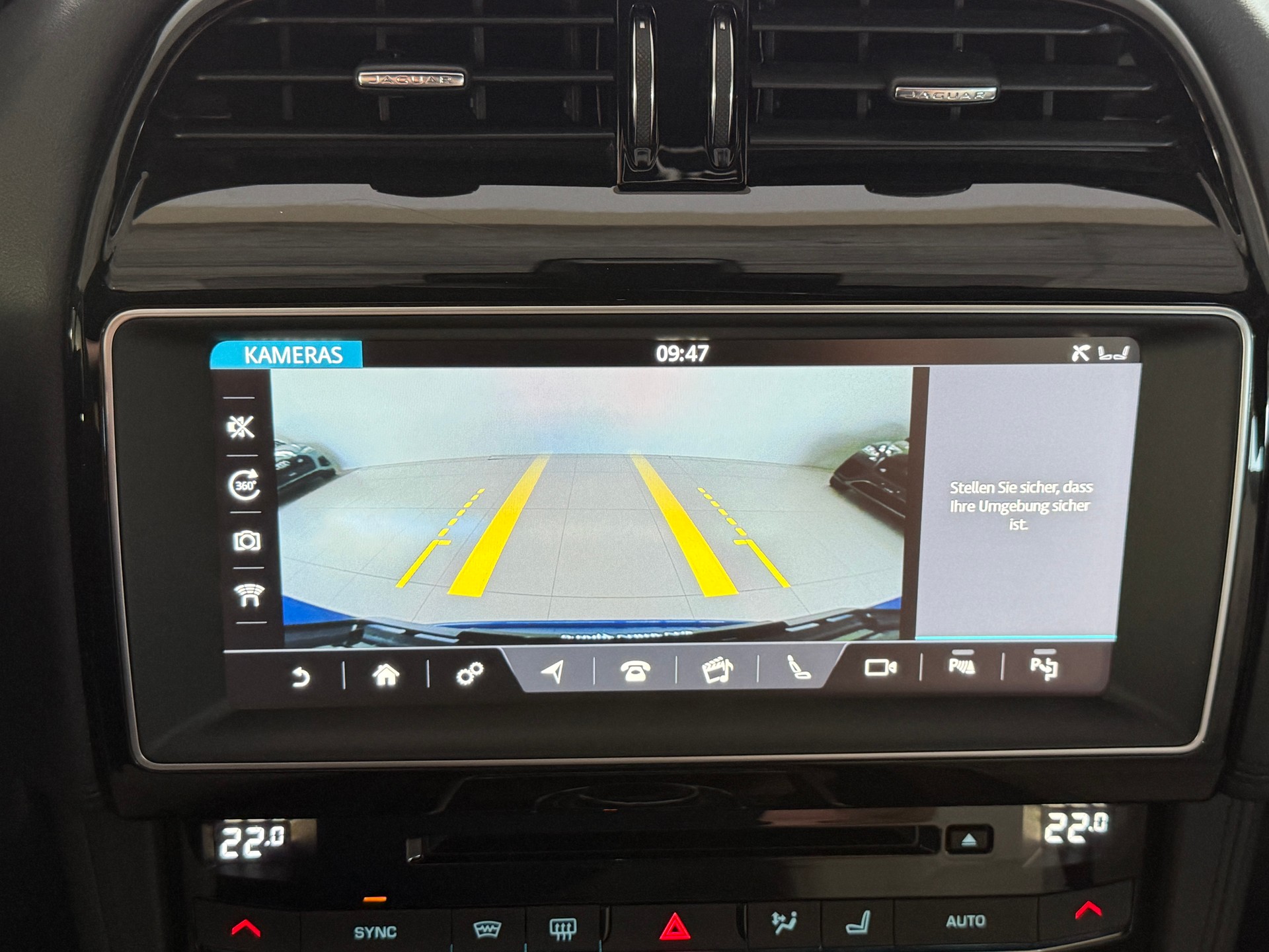 JAGUAR F-Pace 3.0 V6 S AWD Automatik ***1. Hand CH-Fz.***Panoramadach***Sonderlackierung***NP. Fr. 109'900.-***-image-28