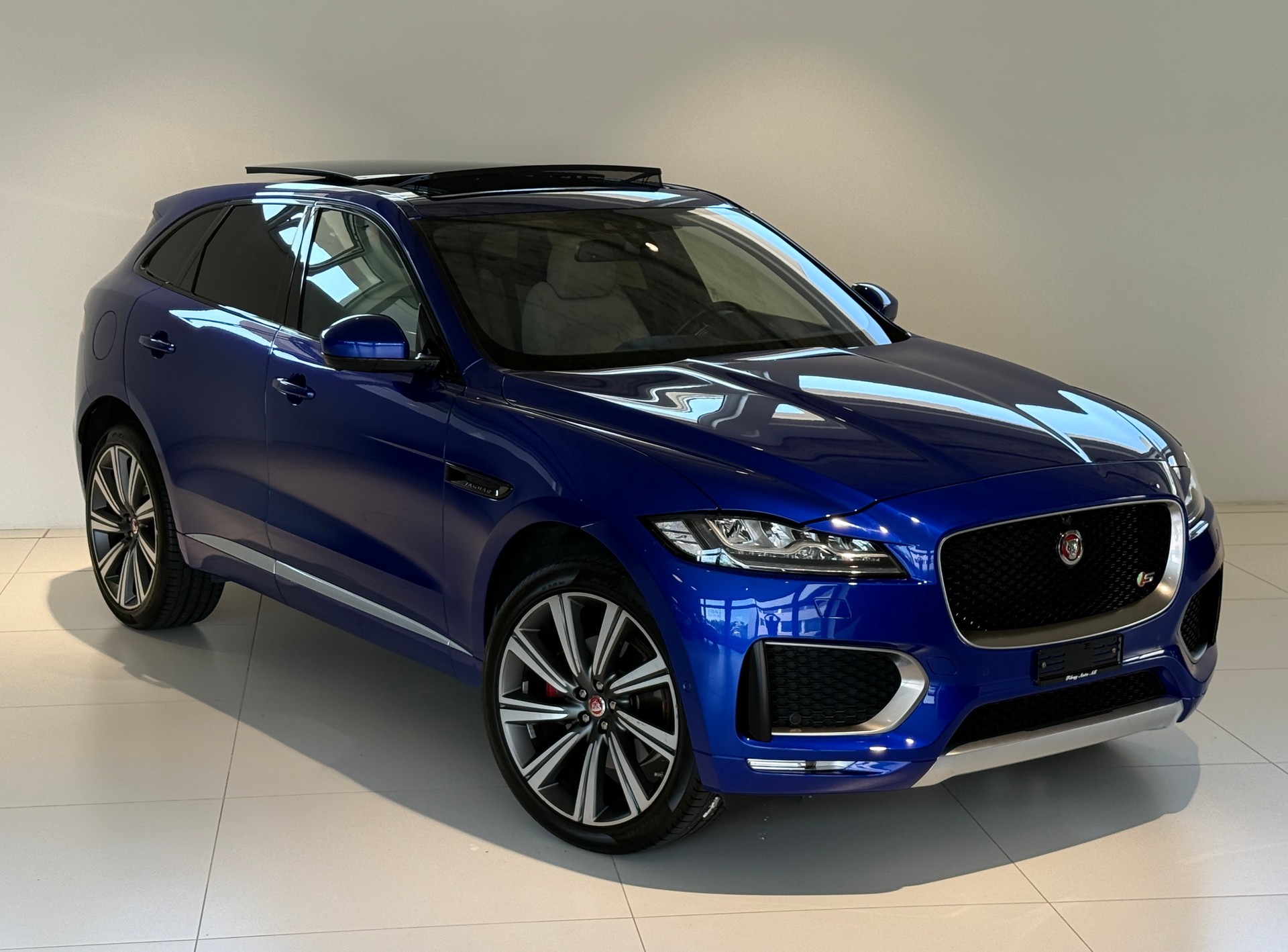 JAGUAR F-Pace 3.0 V6 S AWD Automatik ***1. Hand CH-Fz.***Panoramadach***Sonderlackierung***NP. Fr. 109'900.-***-image-0
