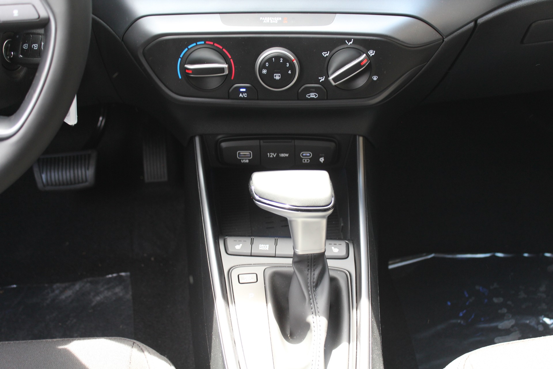 HYUNDAI i20 1.0 T-GDi Amplia DCT-image-12
