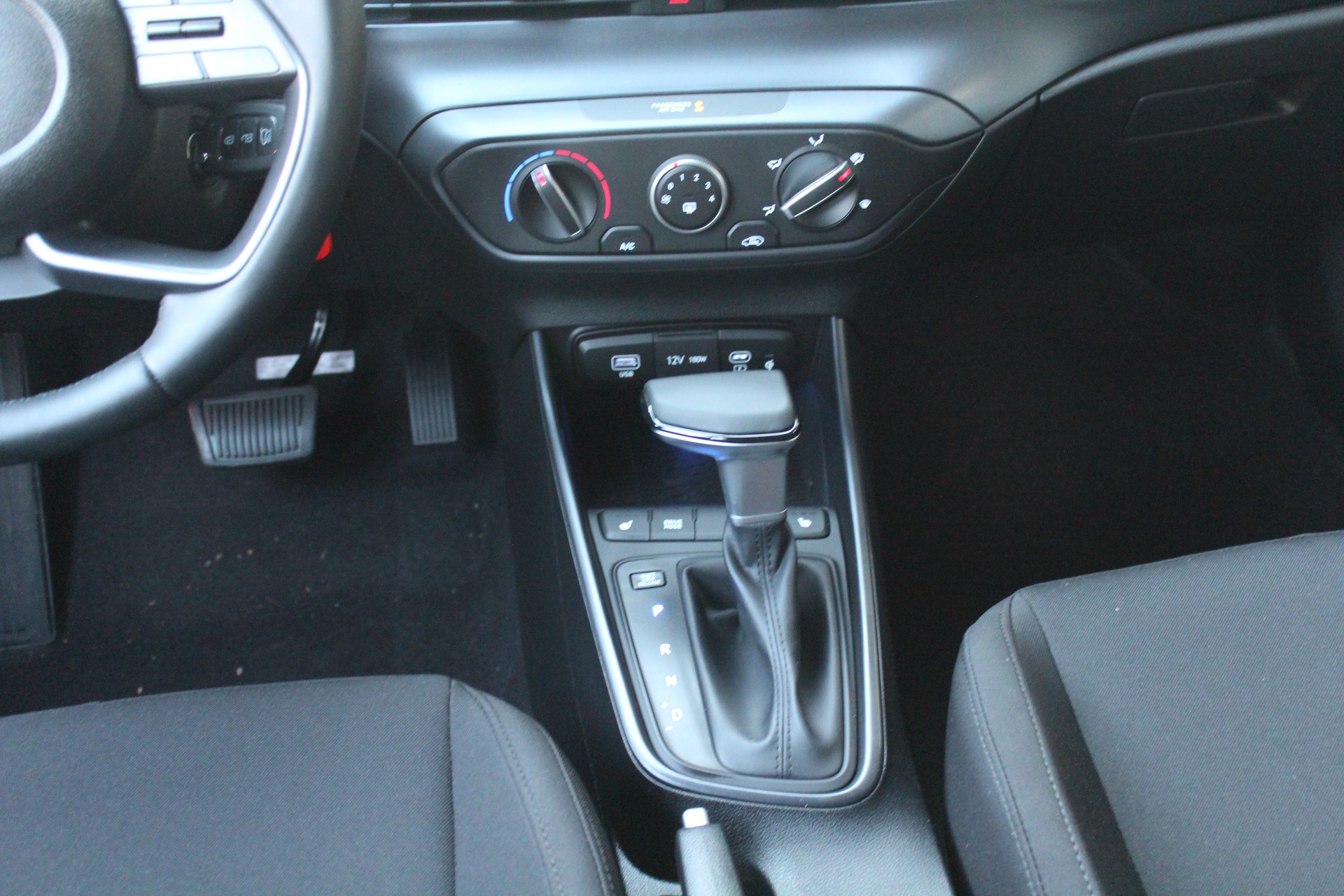 HYUNDAI i20 1.0 T-GDi Amplia DCT-image-15