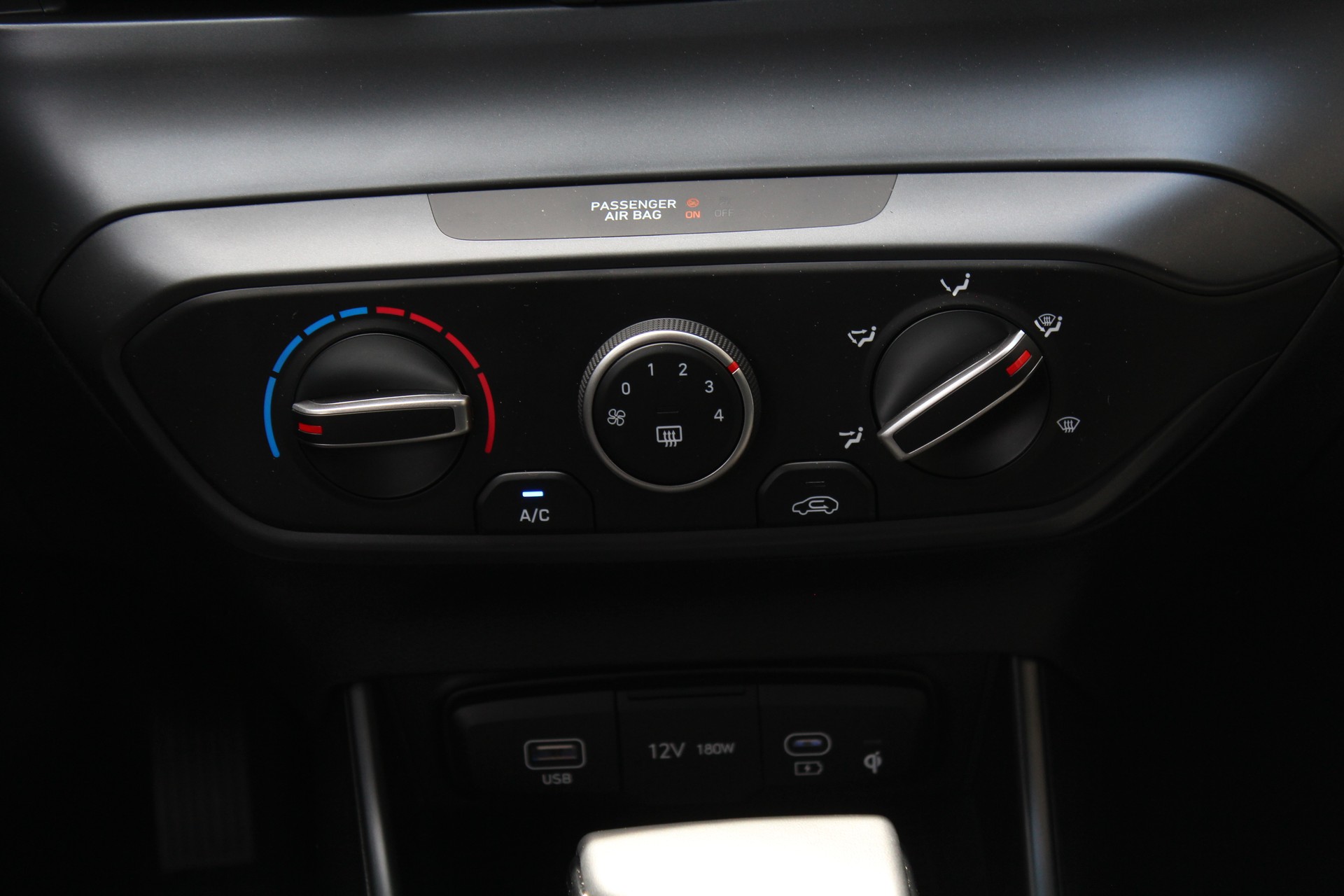 HYUNDAI i20 1.0 T-GDi Amplia DCT-image-14