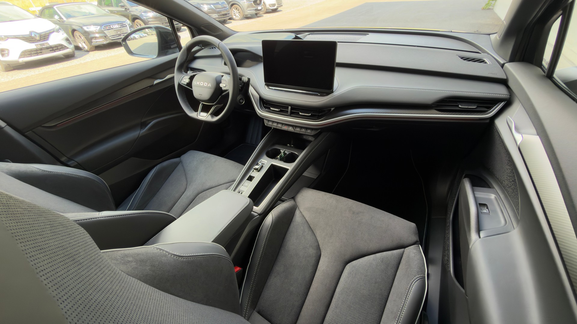 SKODA Elroq Sportline 85 4x4-image-8