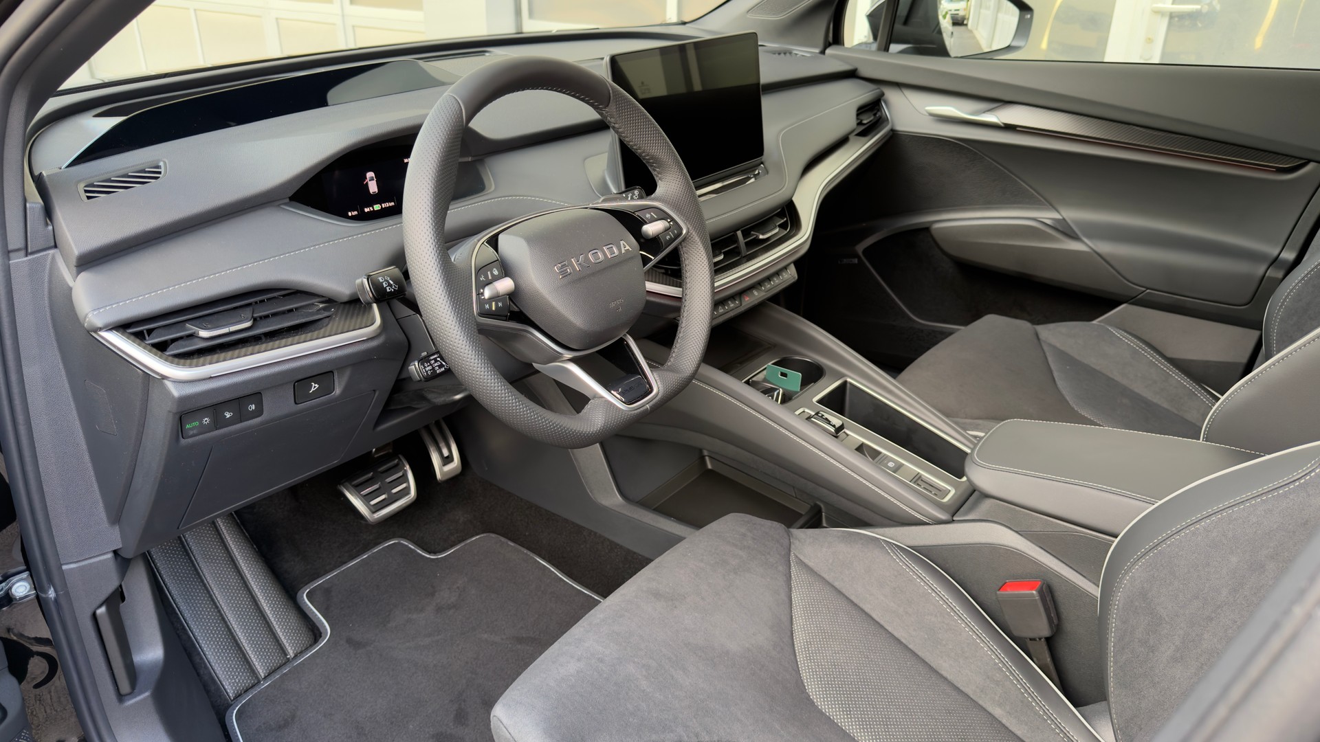 SKODA Elroq Sportline 85 4x4-image-9