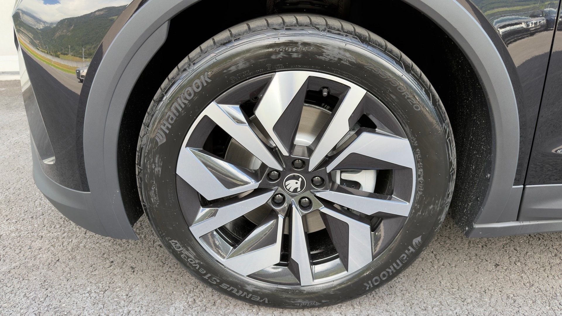 SKODA Elroq Sportline 85 4x4-image-3