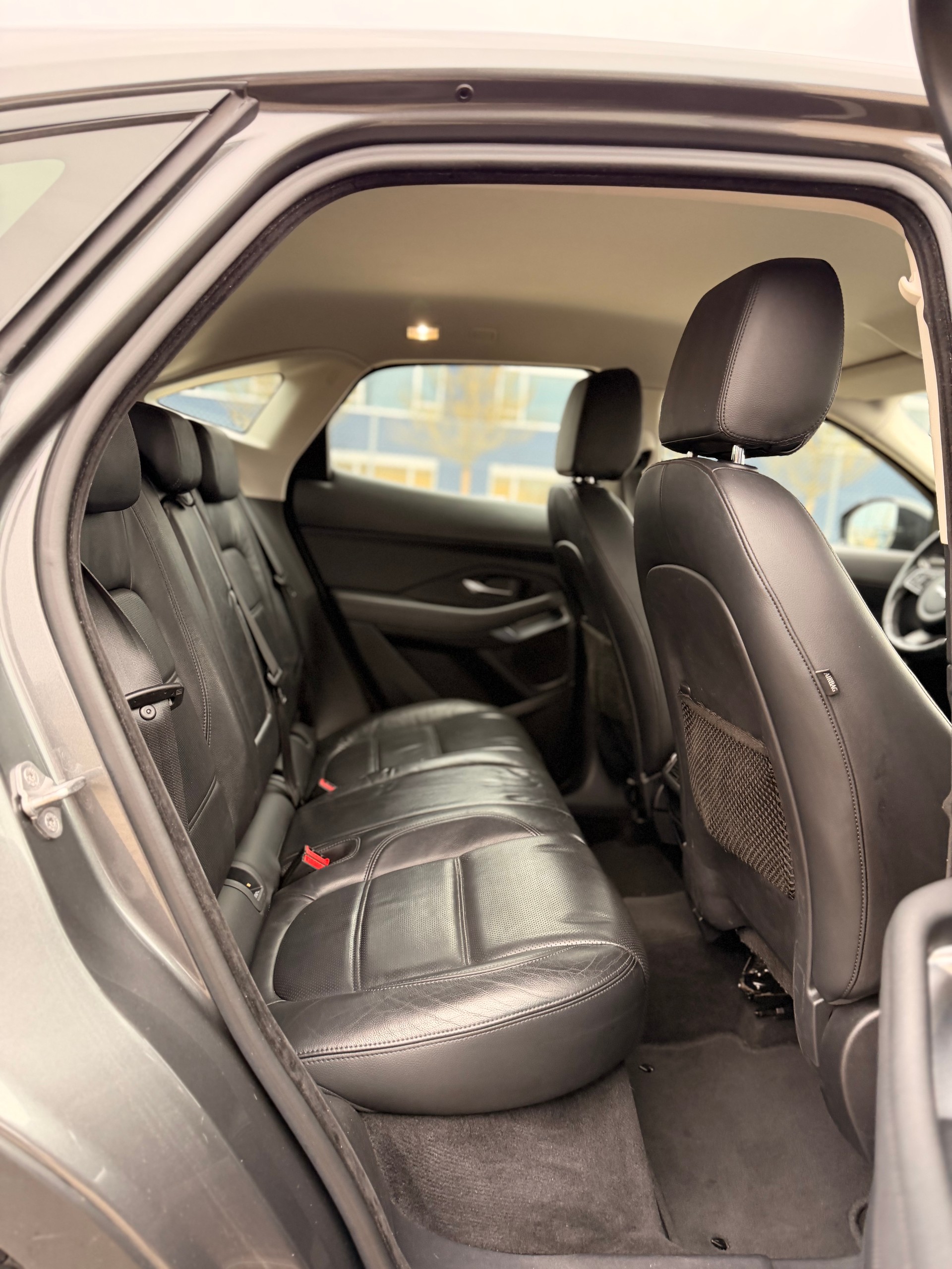 JAGUAR E-Pace 2.0d D150 S AWD Automatik-image-24