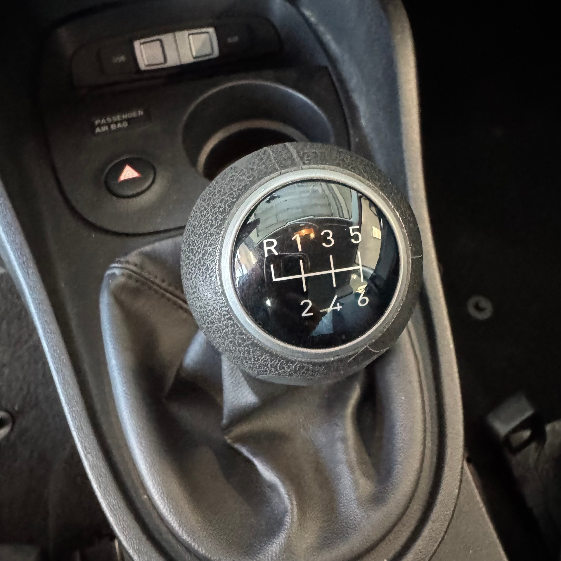 SEAT Leon 1.4 TSI Reference-image-12