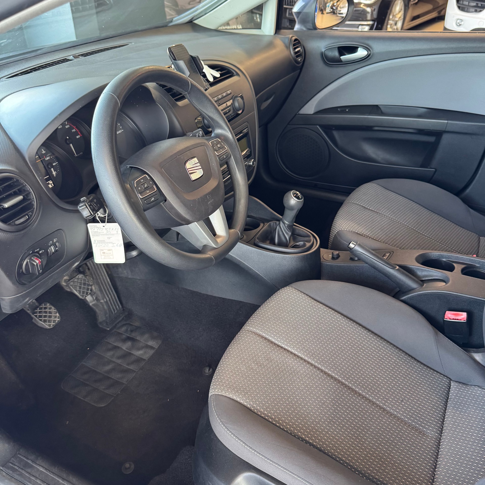 SEAT Leon 1.4 TSI Reference-image-7