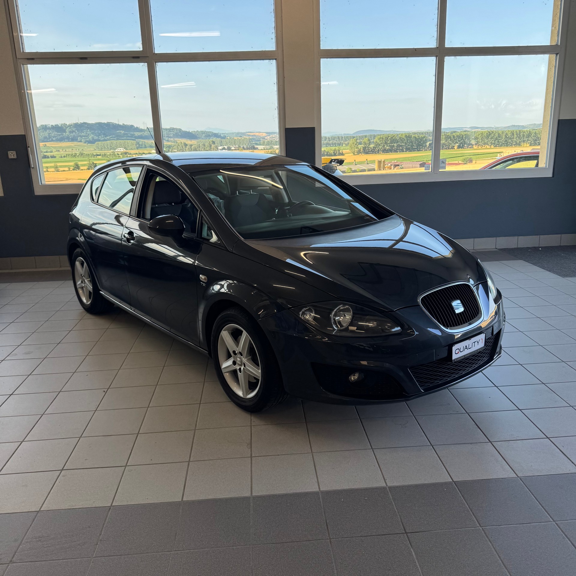 SEAT Leon 1.4 TSI Reference-image-2