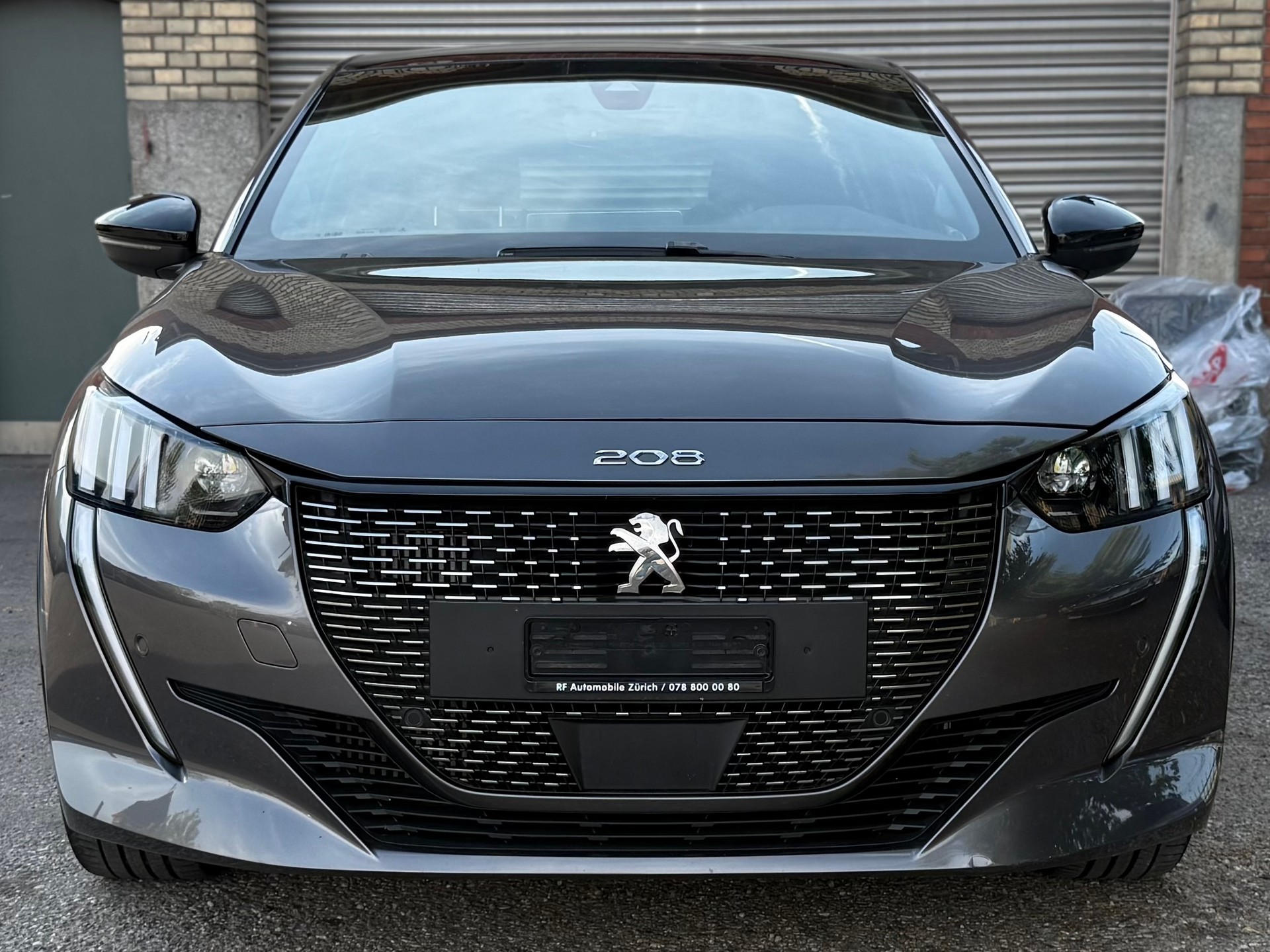 PEUGEOT 208 1.2 PureTech GT Line EAT8-image-1