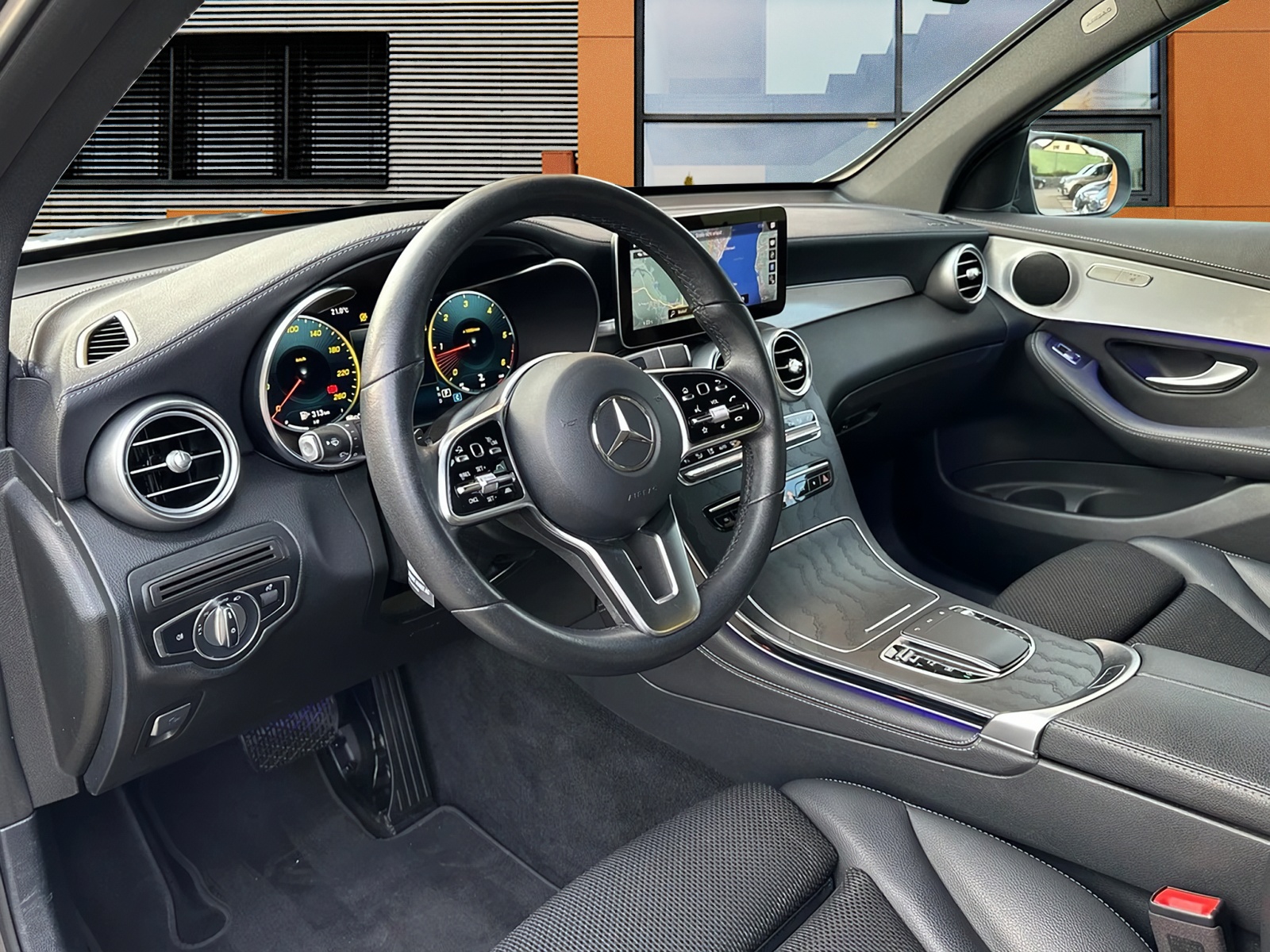 MERCEDES-BENZ GLC 220 d AMG Line 4 Matic-image-6
