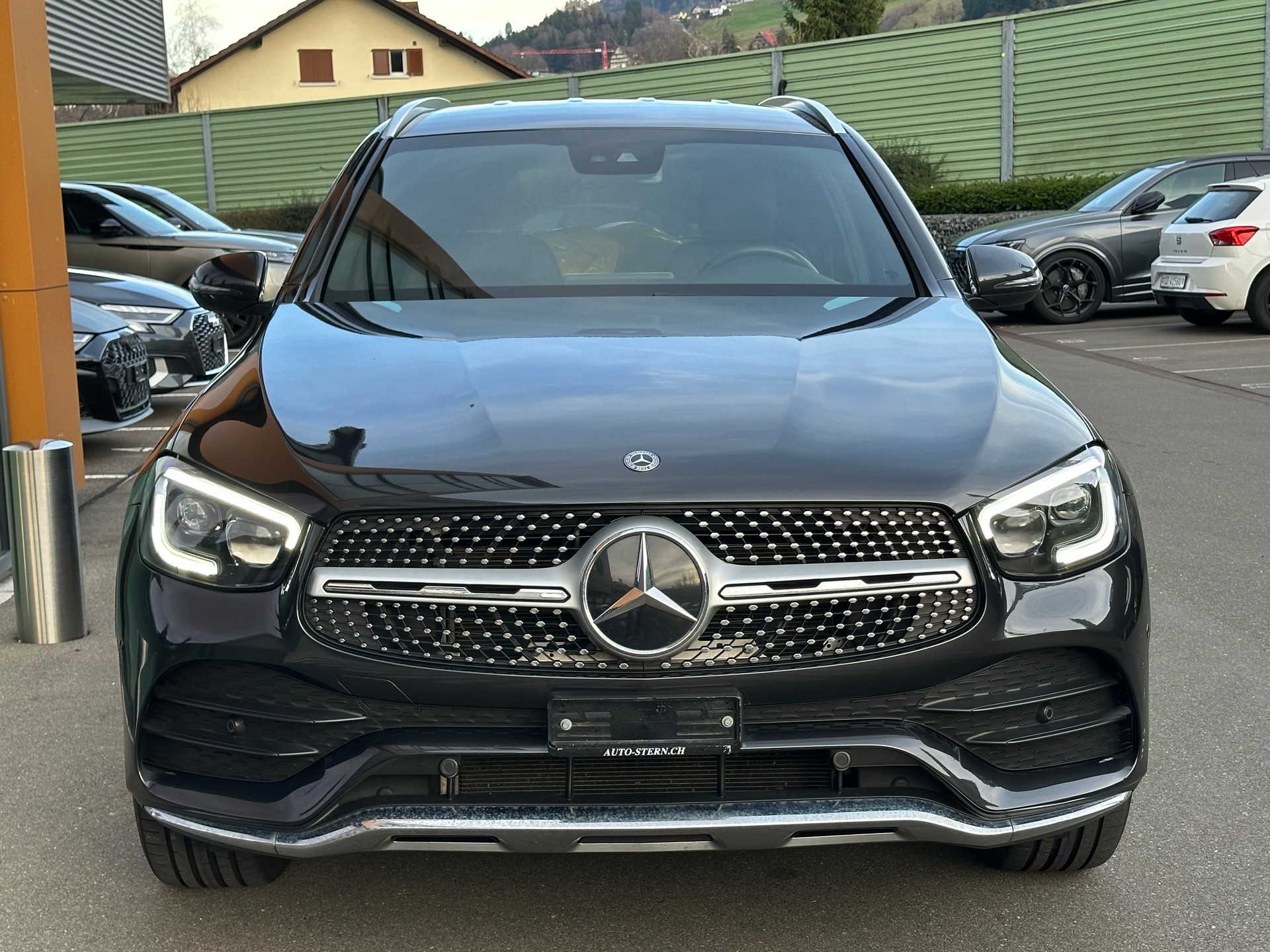 MERCEDES-BENZ GLC 220 d AMG Line 4 Matic-image-3