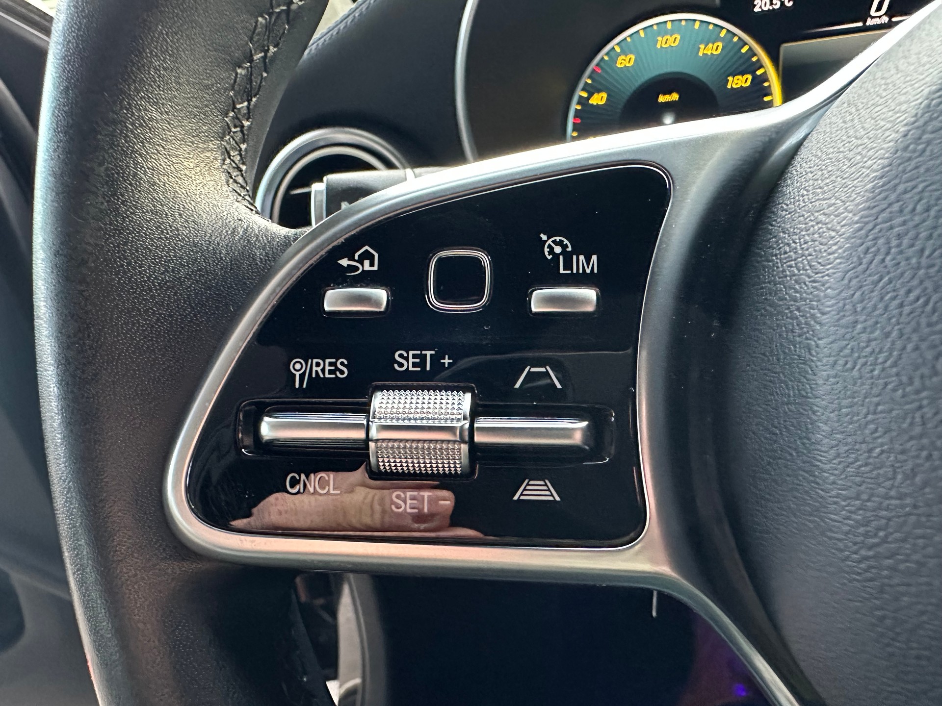 MERCEDES-BENZ GLC 220 d AMG Line 4 Matic-image-14