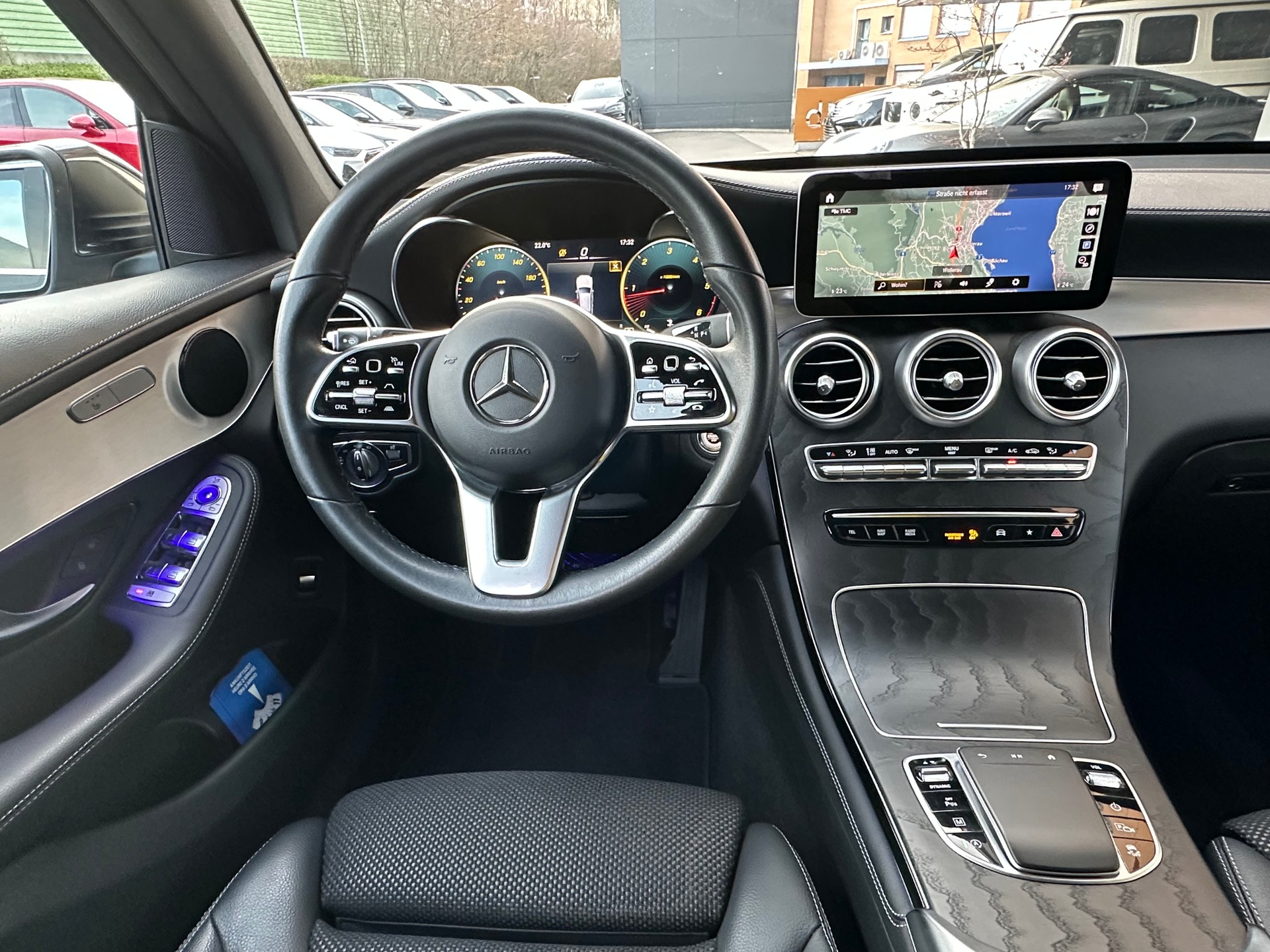MERCEDES-BENZ GLC 220 d AMG Line 4 Matic-image-8