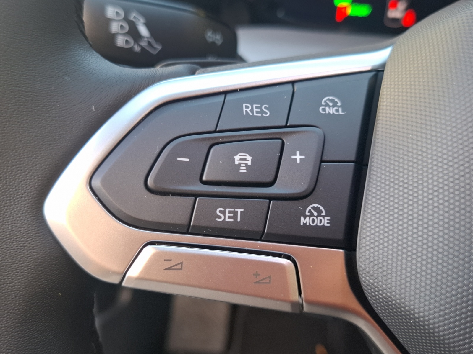 VW Golf 1.5 e TSI mHEV United DSG-image-15