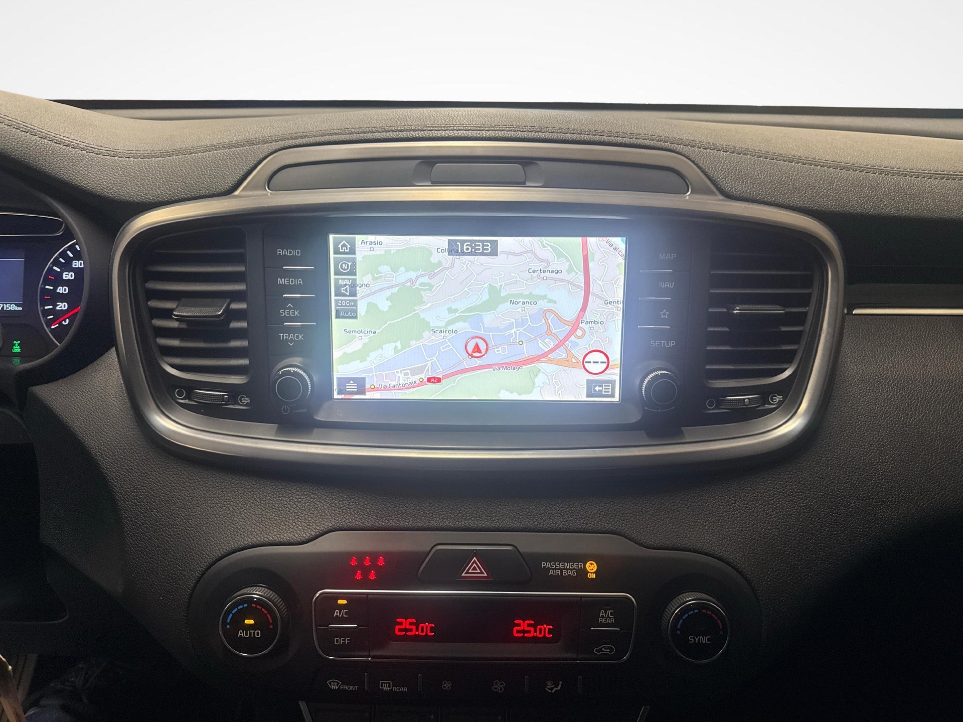 KIA Sorento 2.2 CRDi Trend Active AWD 7 Posti! + Ruote invernali incluse-image-14