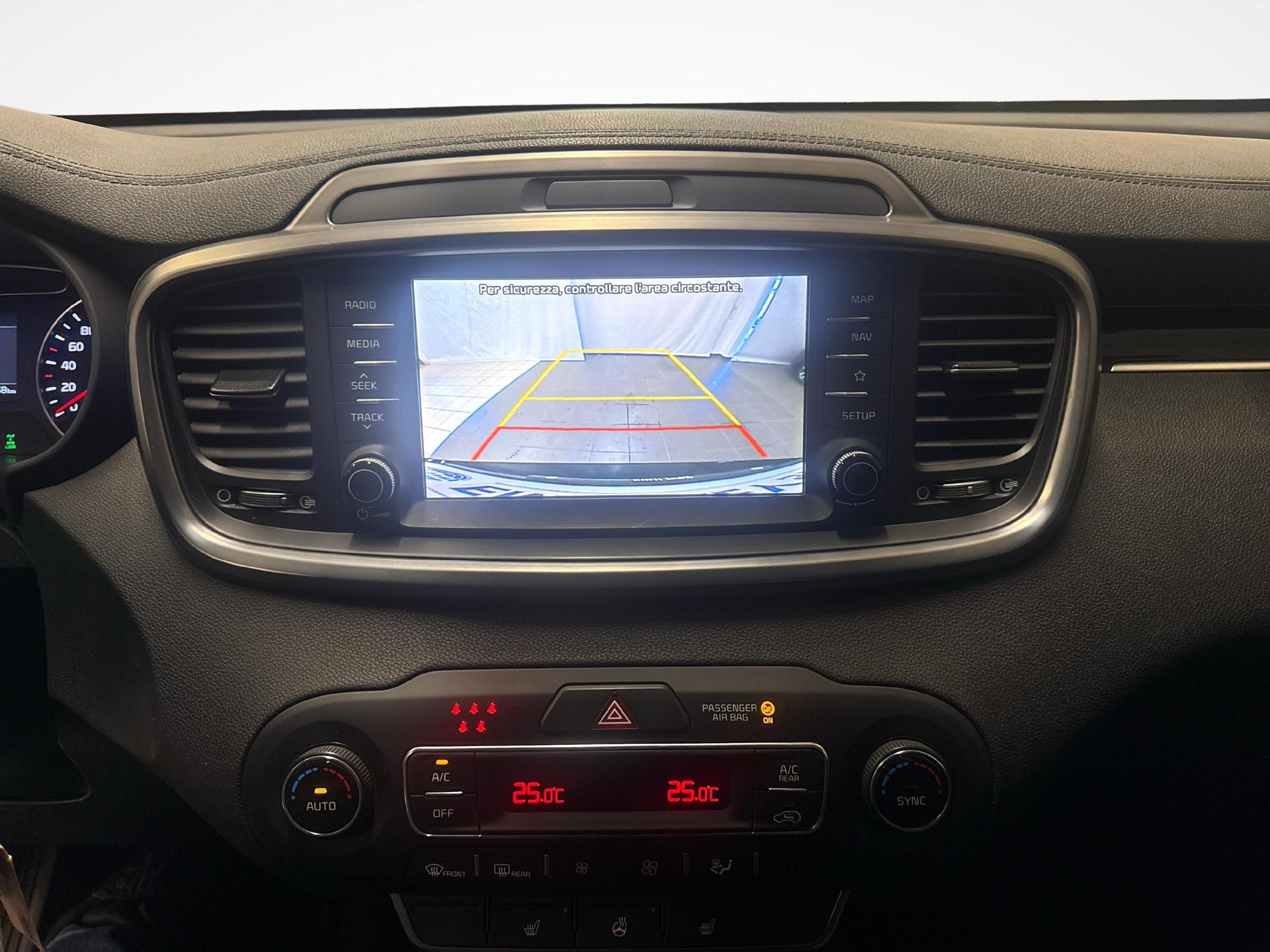 KIA Sorento 2.2 CRDi Trend Active AWD 7 Posti! + Ruote invernali incluse-image-13