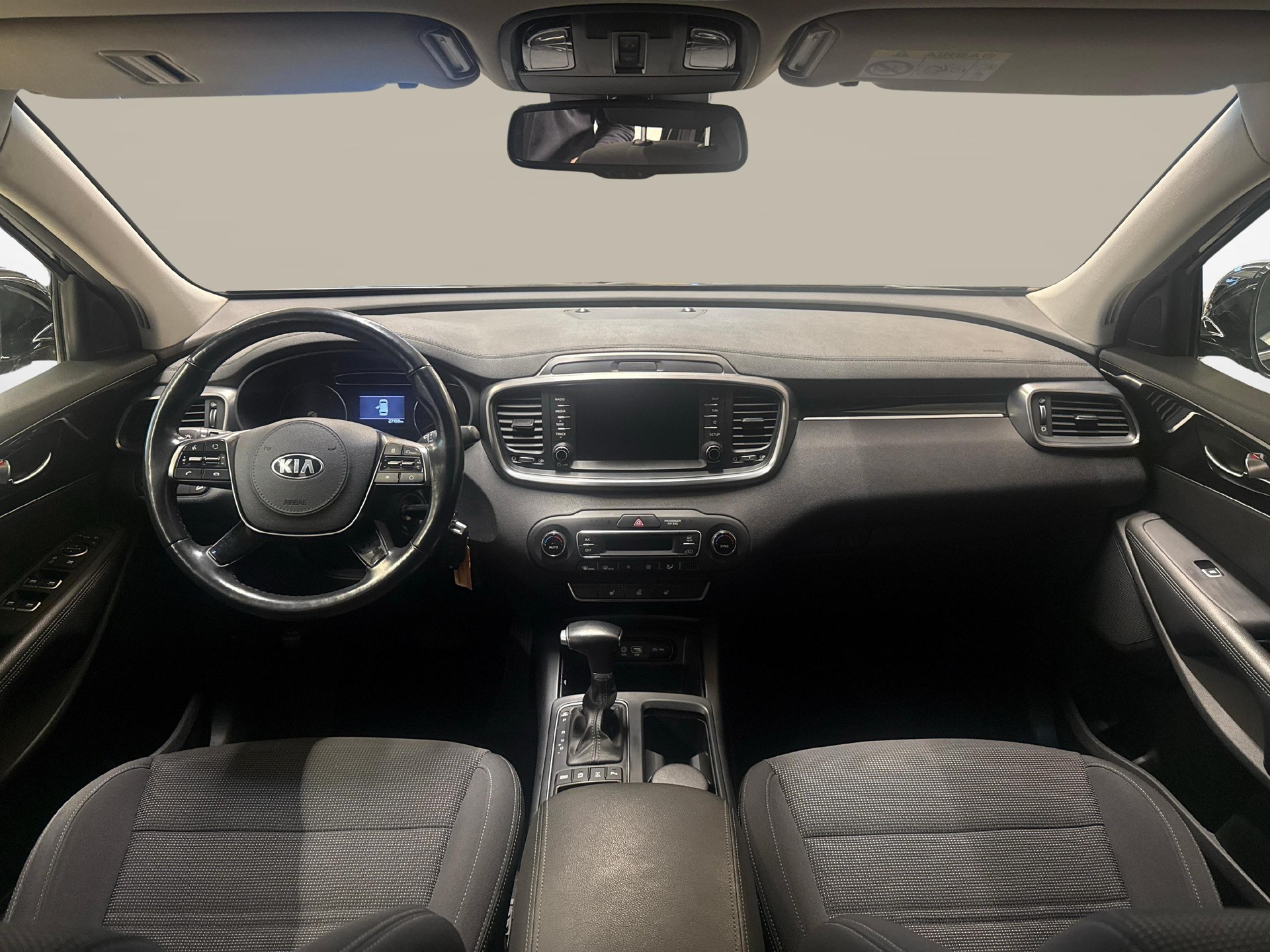 KIA Sorento 2.2 CRDi Trend Active AWD 7 Posti! + Ruote invernali incluse-image-12