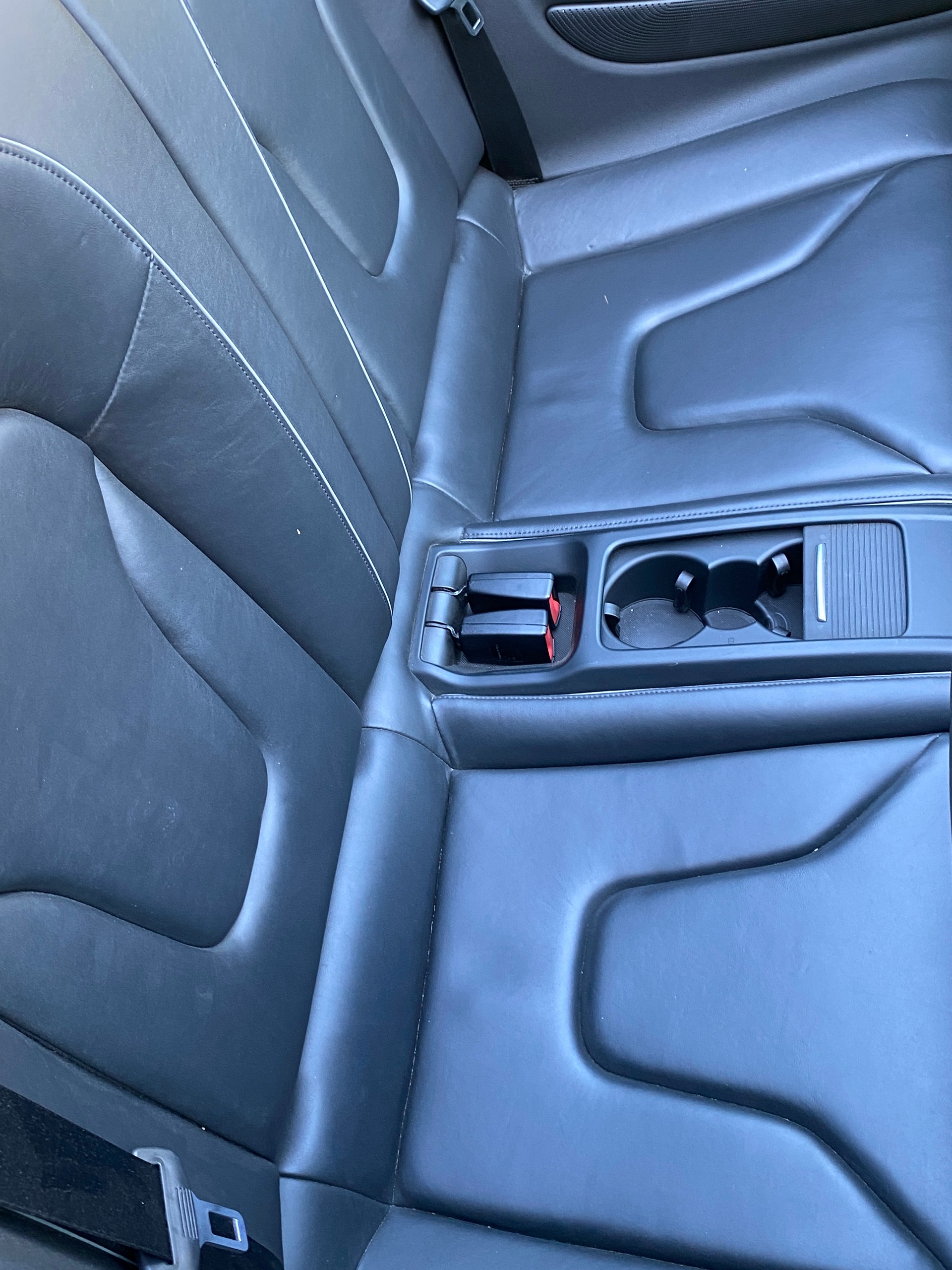 AUDI RS5 Cabrio 4.2 FSI quattro S-tronic-image-6