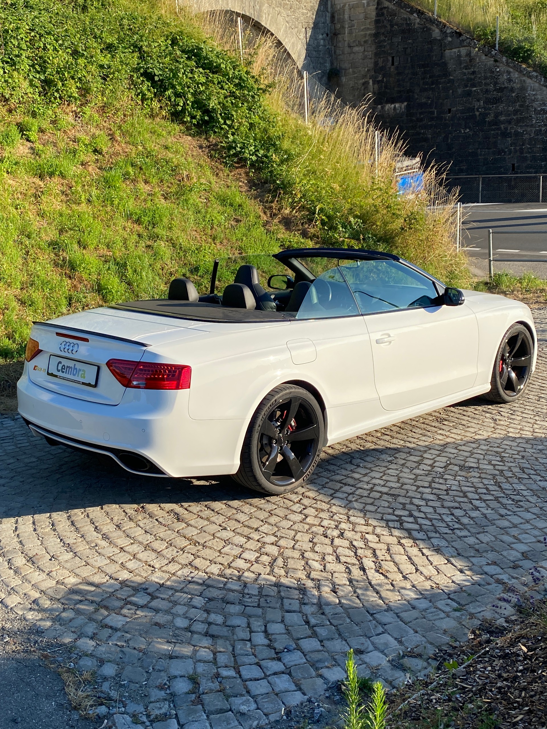 AUDI RS5 Cabrio 4.2 FSI quattro S-tronic-image-3