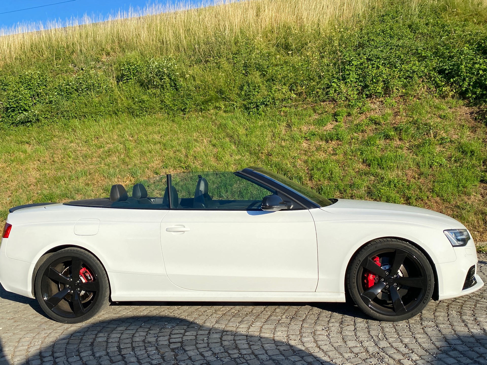 AUDI RS5 Cabrio 4.2 FSI quattro S-tronic-image-5