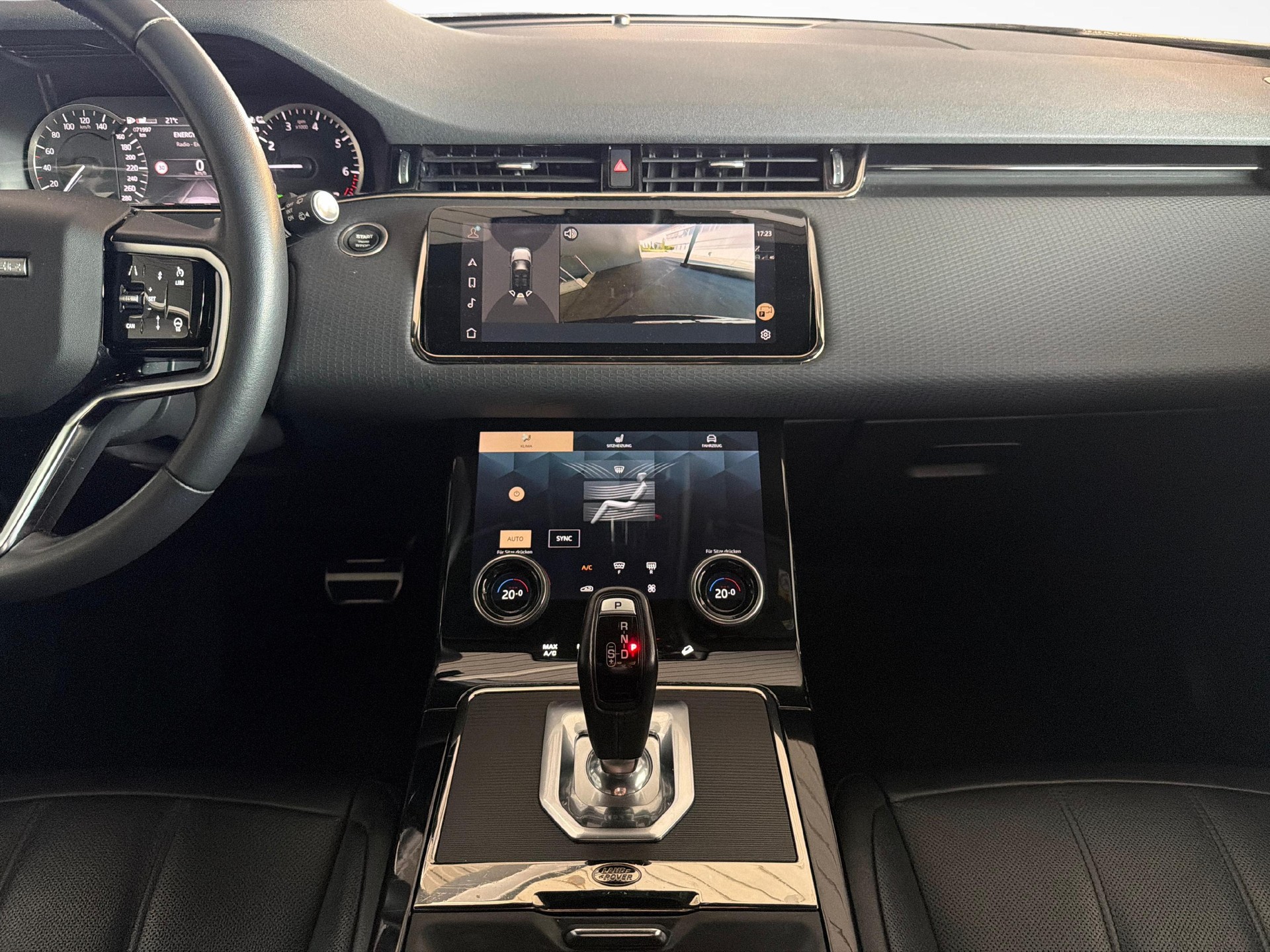 LAND ROVER Range Rover Evoque 1.5 T 300e R-Dynamic S Plug In Hybrid-image-14